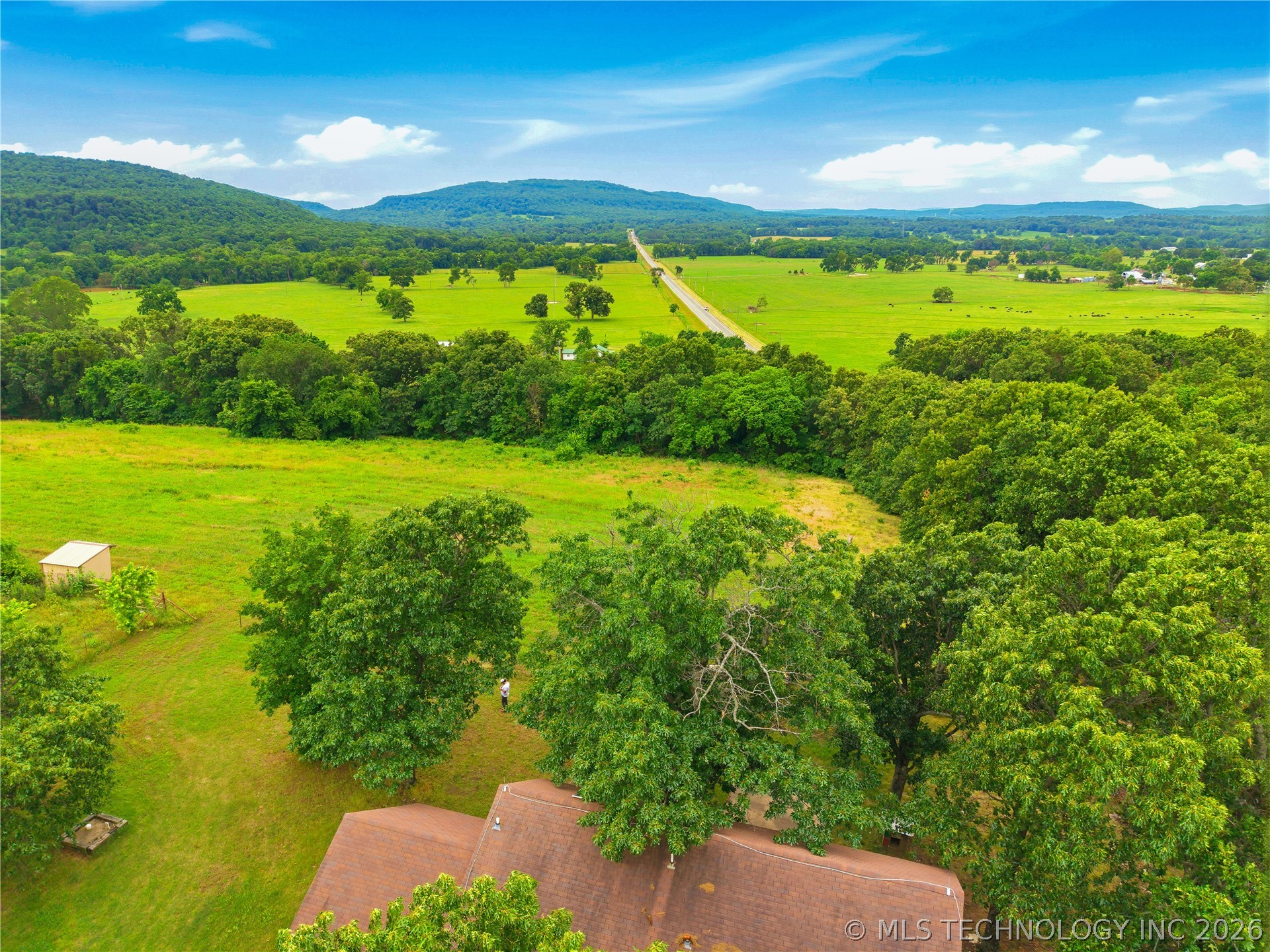 471322 E 844 Road Property Photo 2