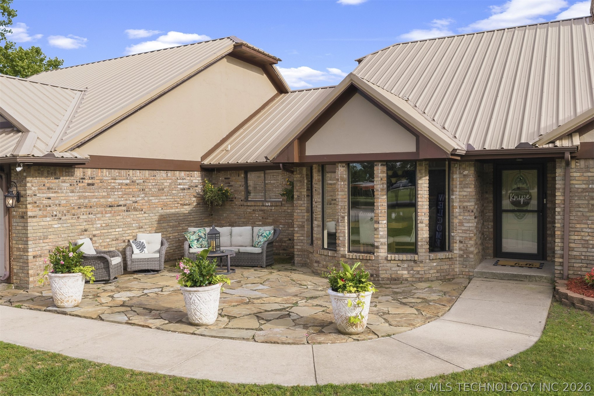411 Blue Bell Road Property Photo 3