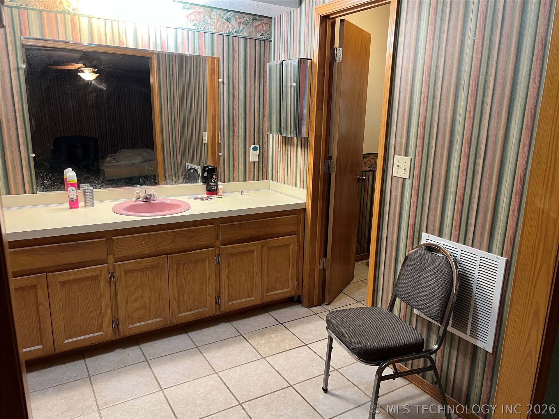 477067 E 1094 Road Property Photo 14