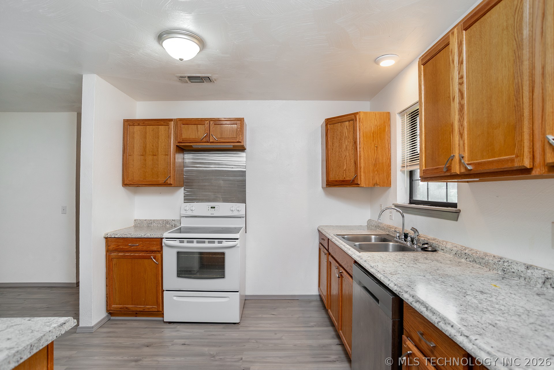 724 Oklahoma Property Photo 8