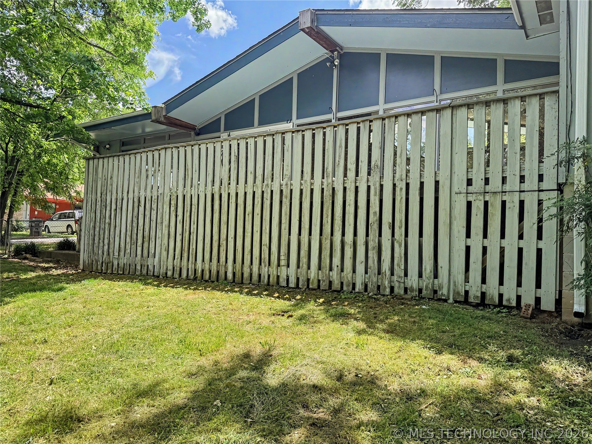 522 W Downing Street Property Photo 10