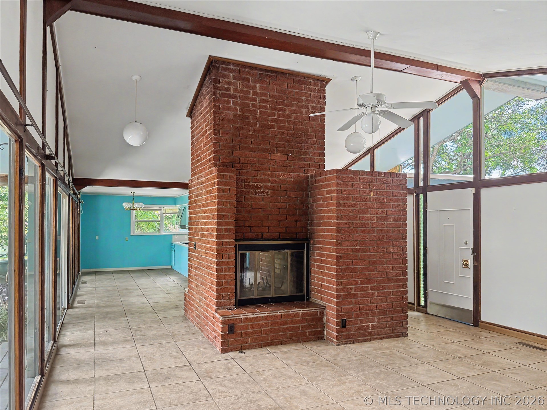 522 W Downing Street Property Photo 12