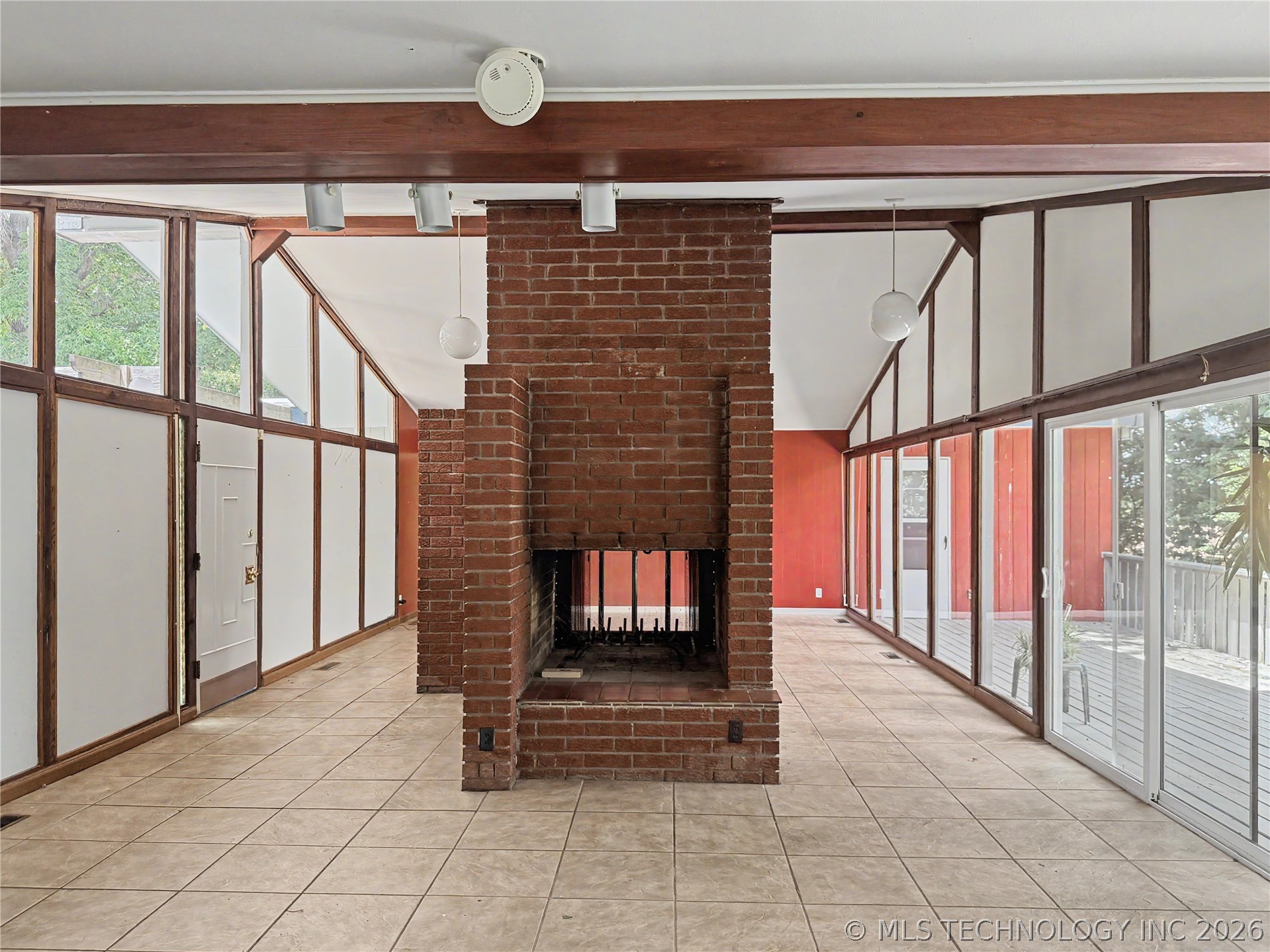 522 W Downing Street Property Photo 13