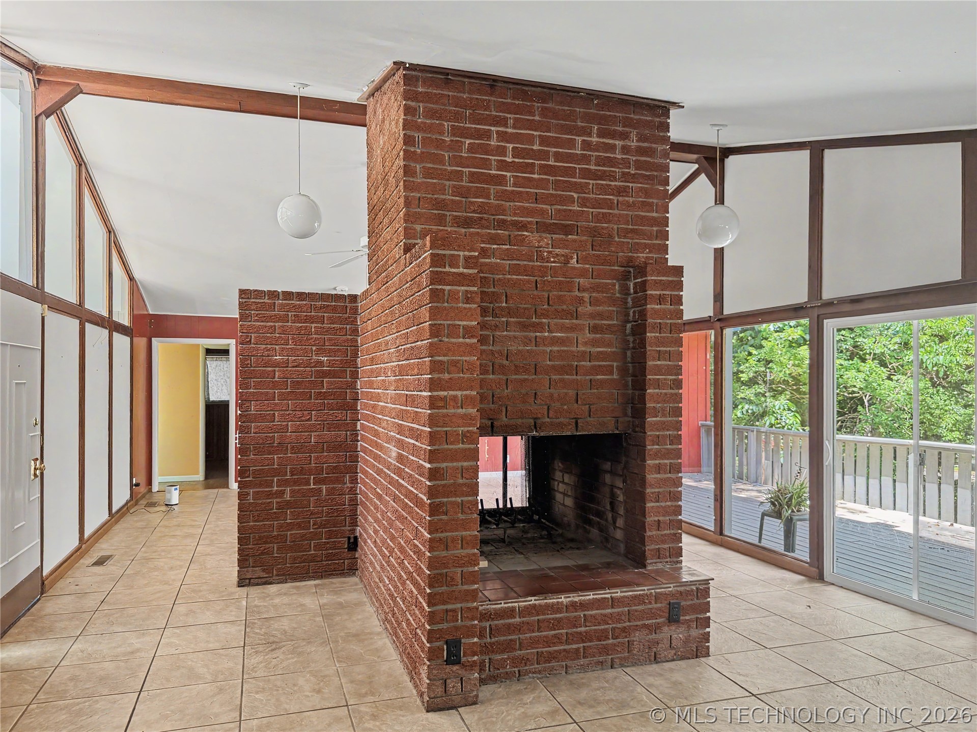 522 W Downing Street Property Photo 14