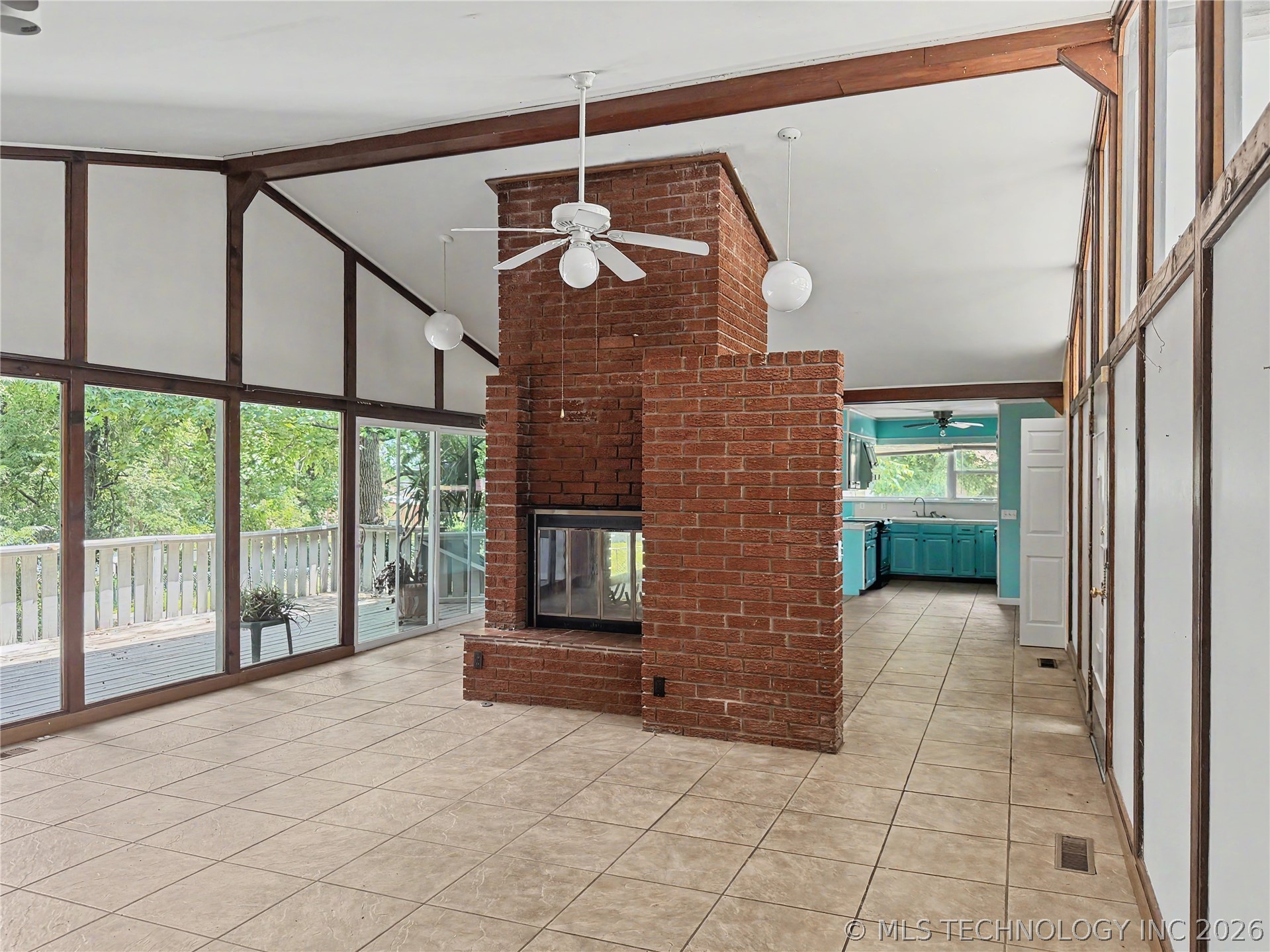 522 W Downing Street Property Photo 17