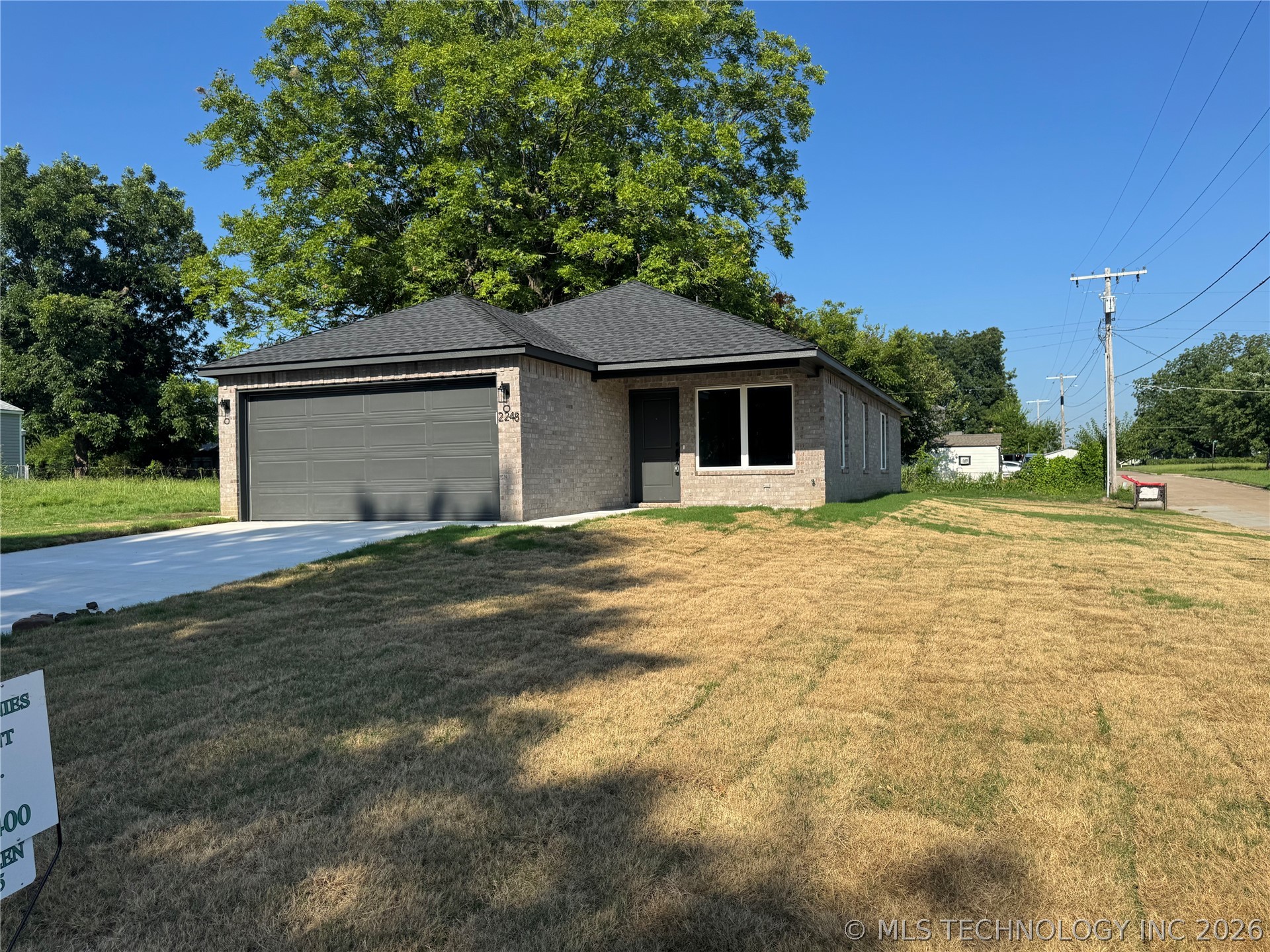 2248 N Rockford Avenue Property Photo 2