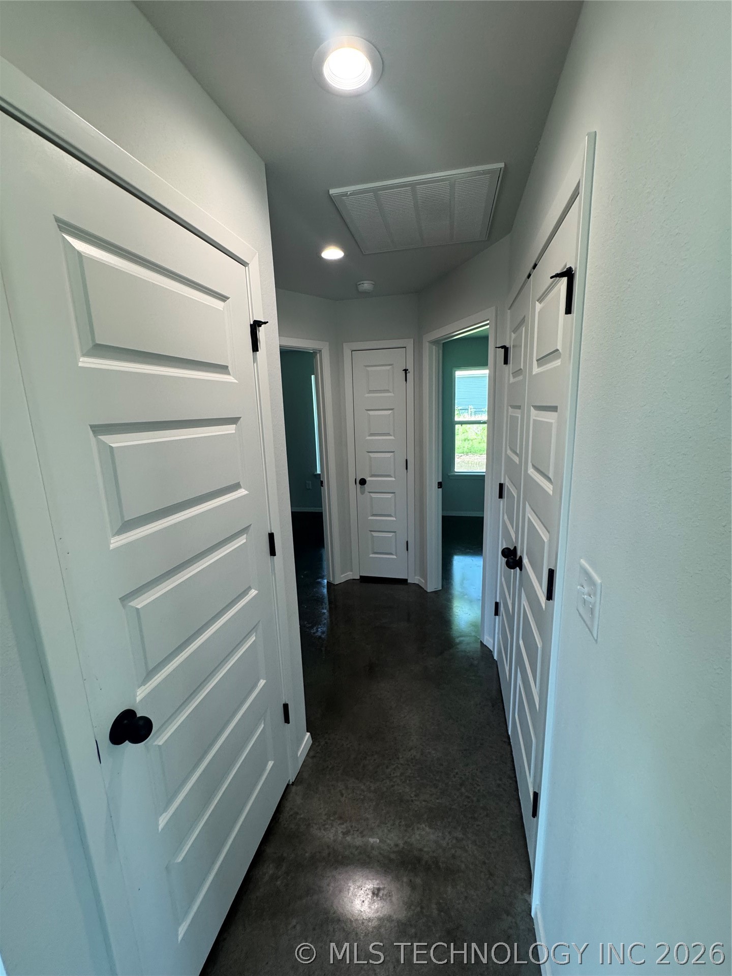 2248 N Rockford Avenue Property Photo 11