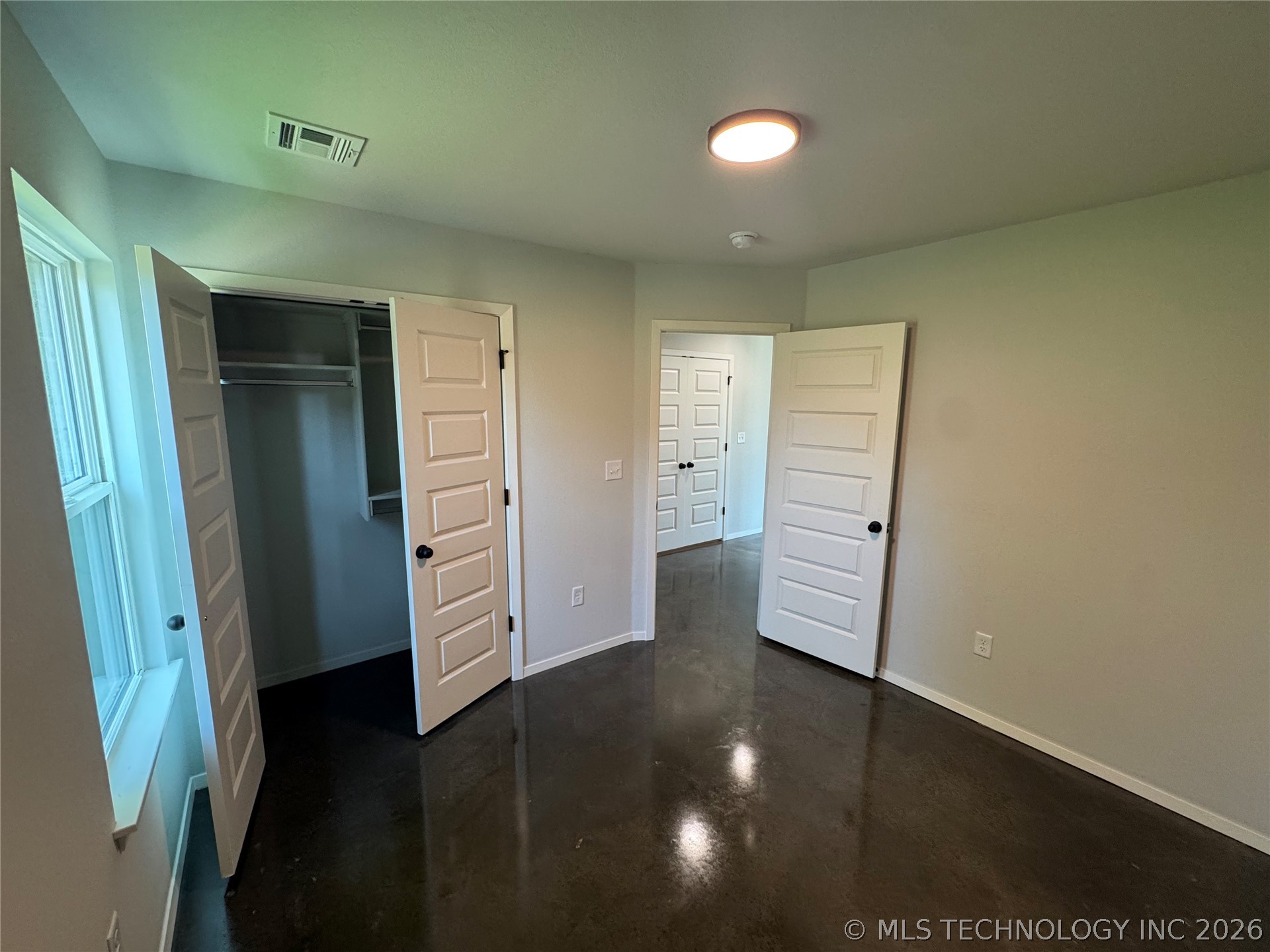 2248 N Rockford Avenue Property Photo 16