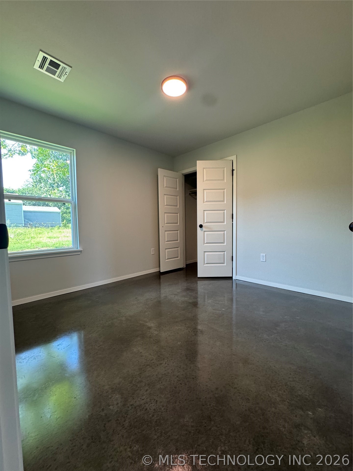 2248 N Rockford Avenue Property Photo 18