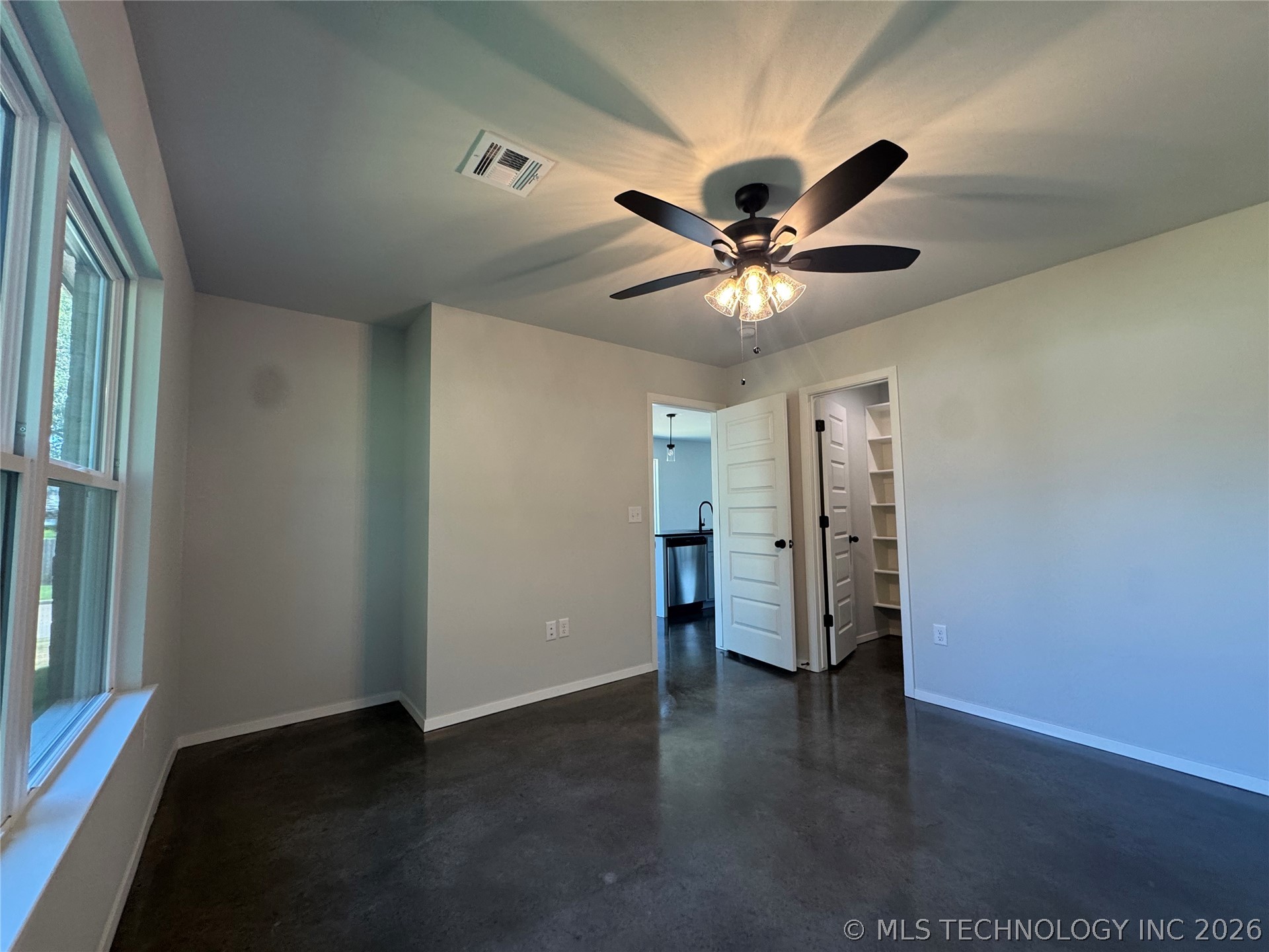 2248 N Rockford Avenue Property Photo 22