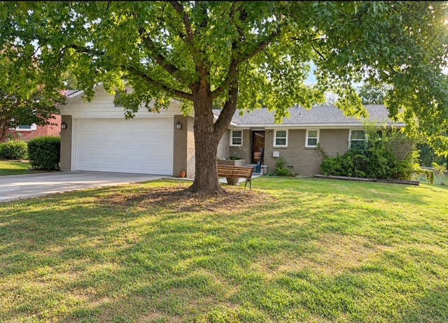 114 Crownpoint Property Photo 1