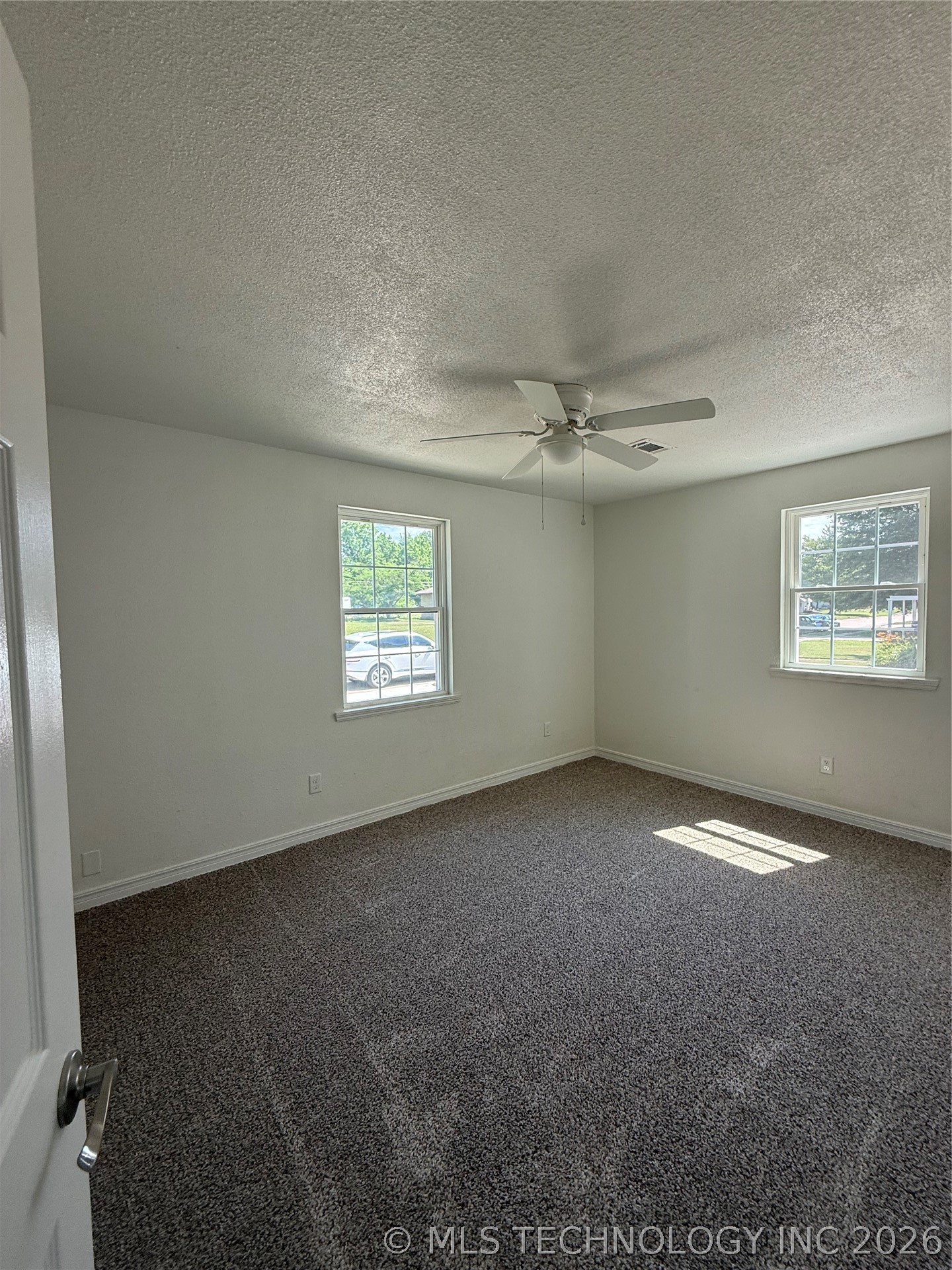 1019 E 5th Property Photo 14