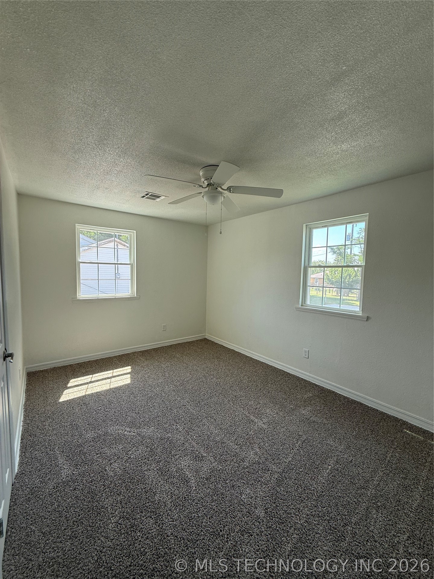 1019 E 5th Property Photo 15