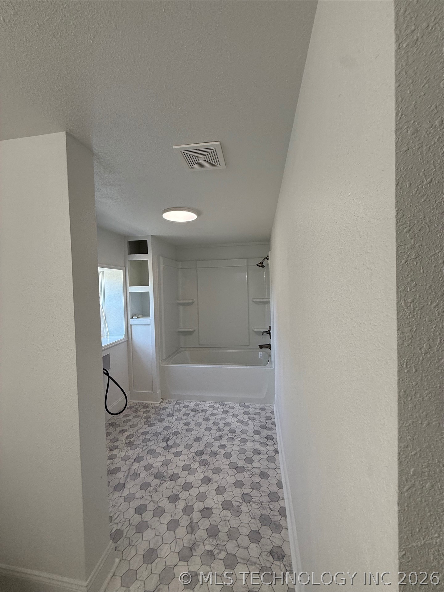 1019 E 5th Property Photo 18