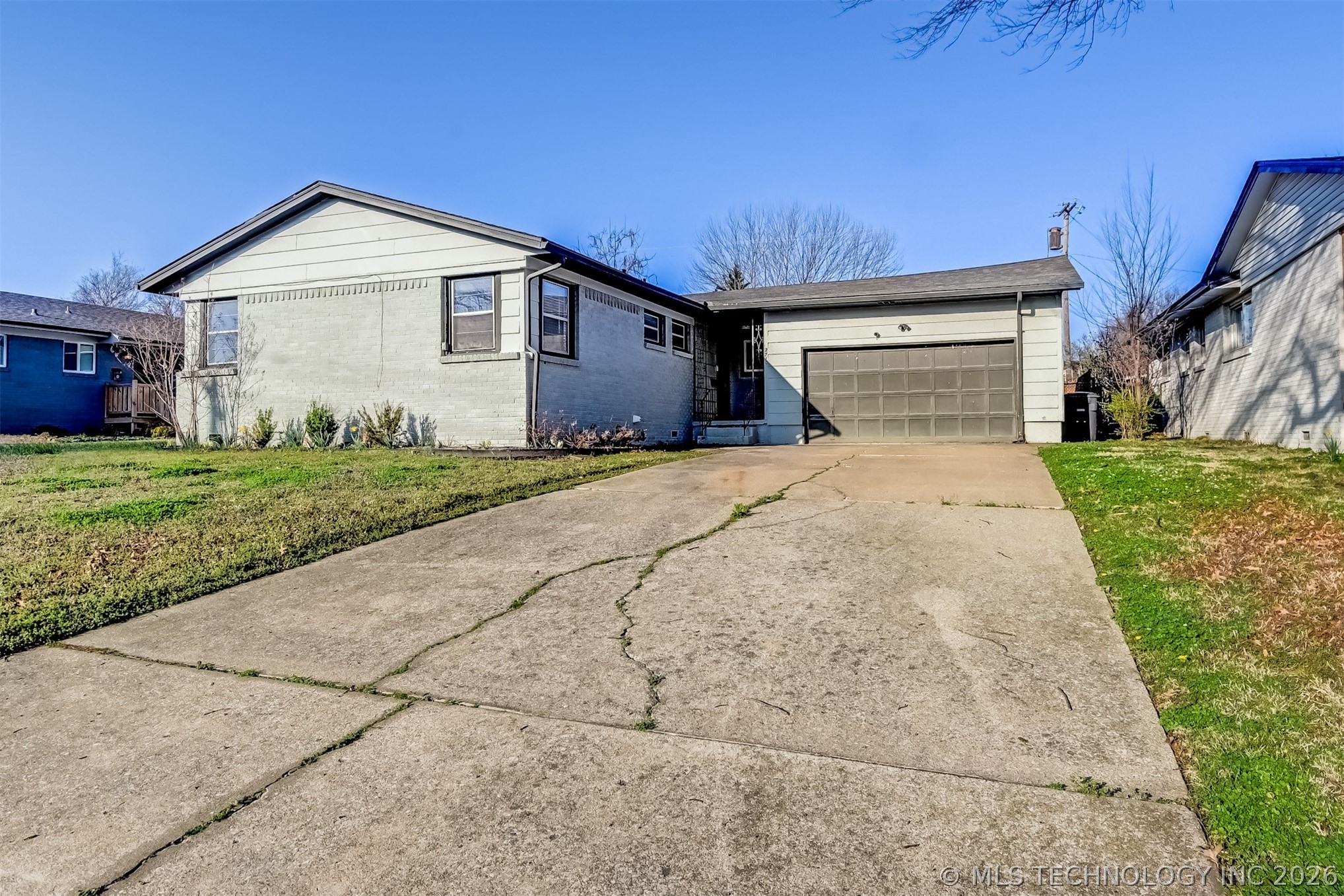 2710 S Hudson Place Property Photo 3