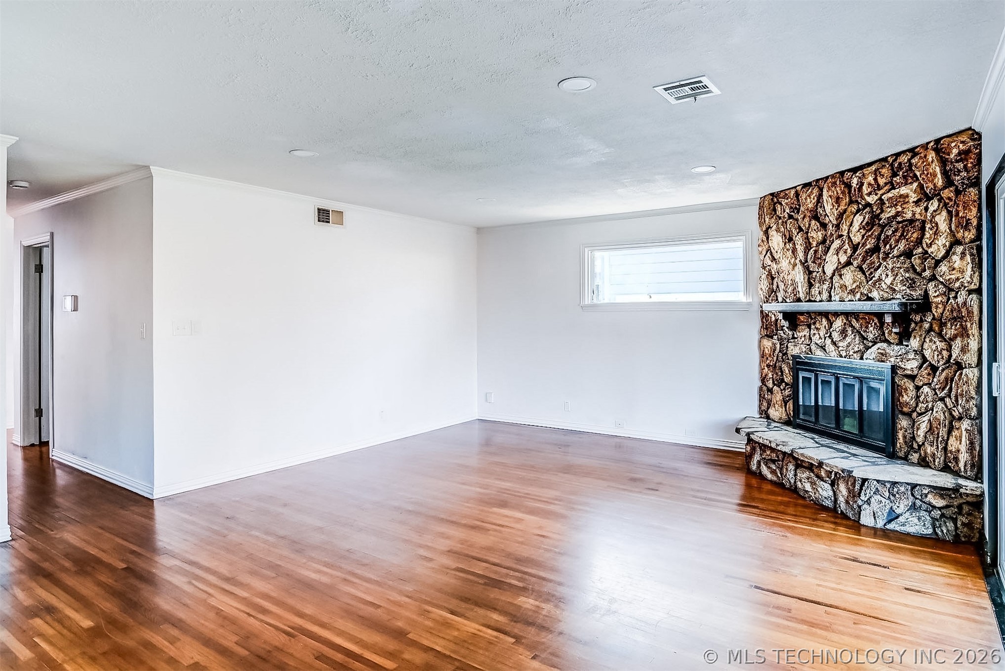2710 S Hudson Place Property Photo 6