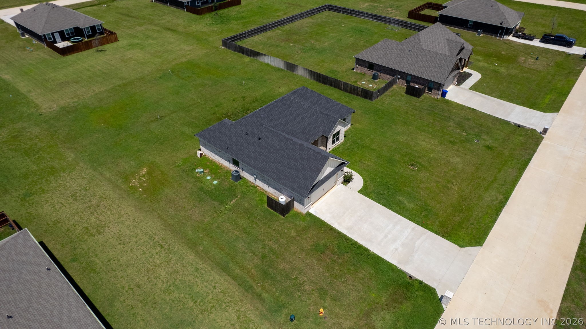 66 Maple Leaf Drive Property Photo 28
