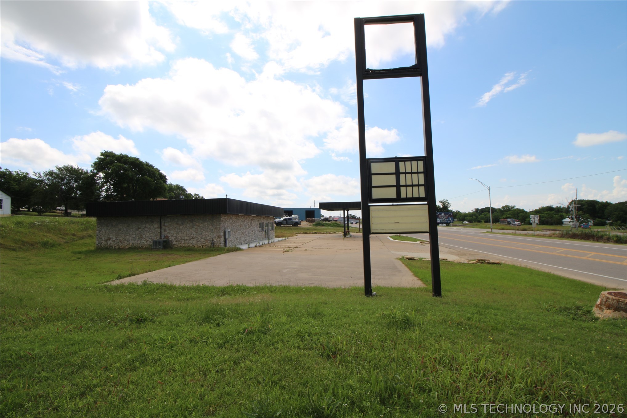 400 Highway 70 W Property Photo 4