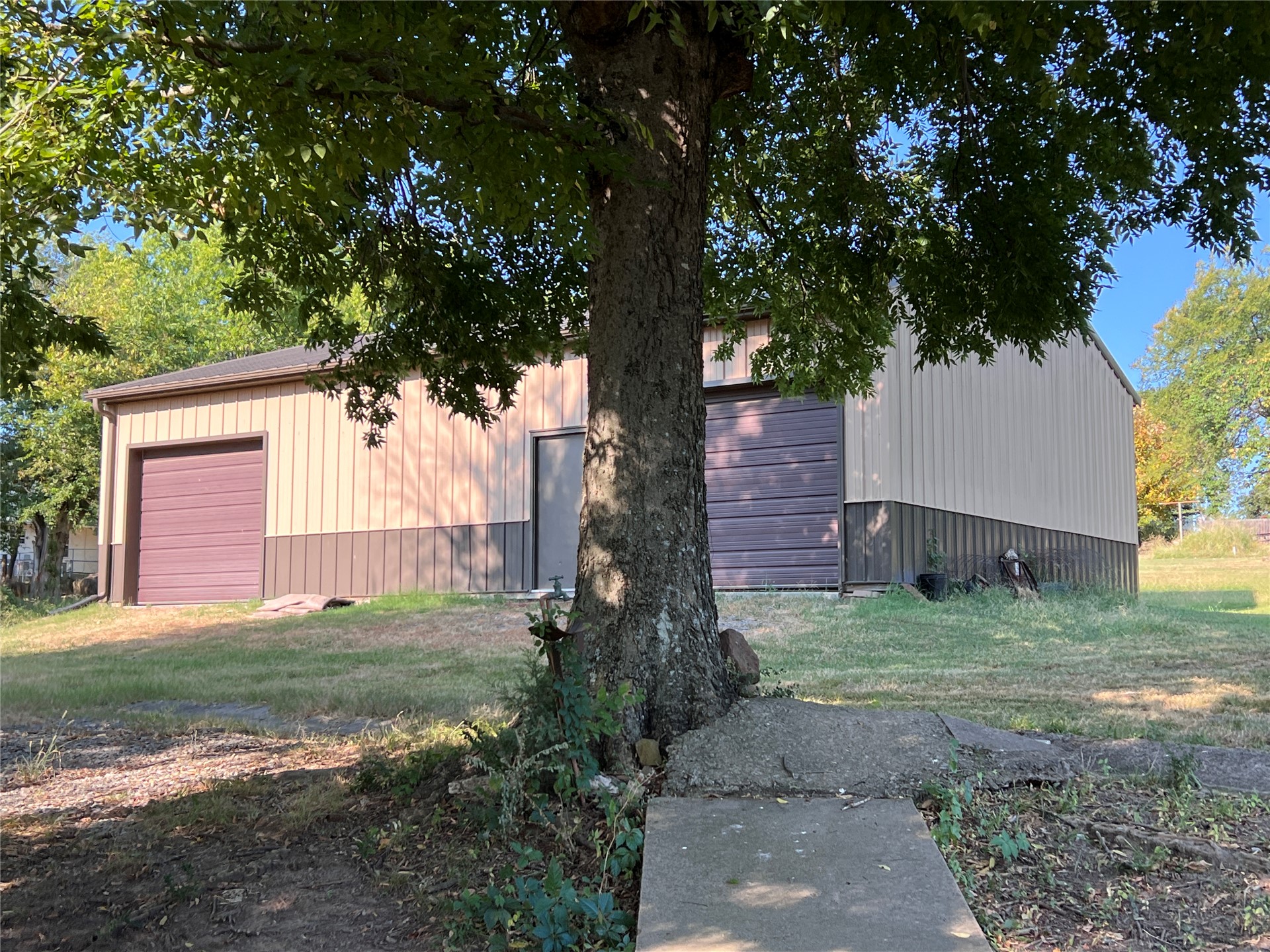185 Nw 8th Street Property Photo 5