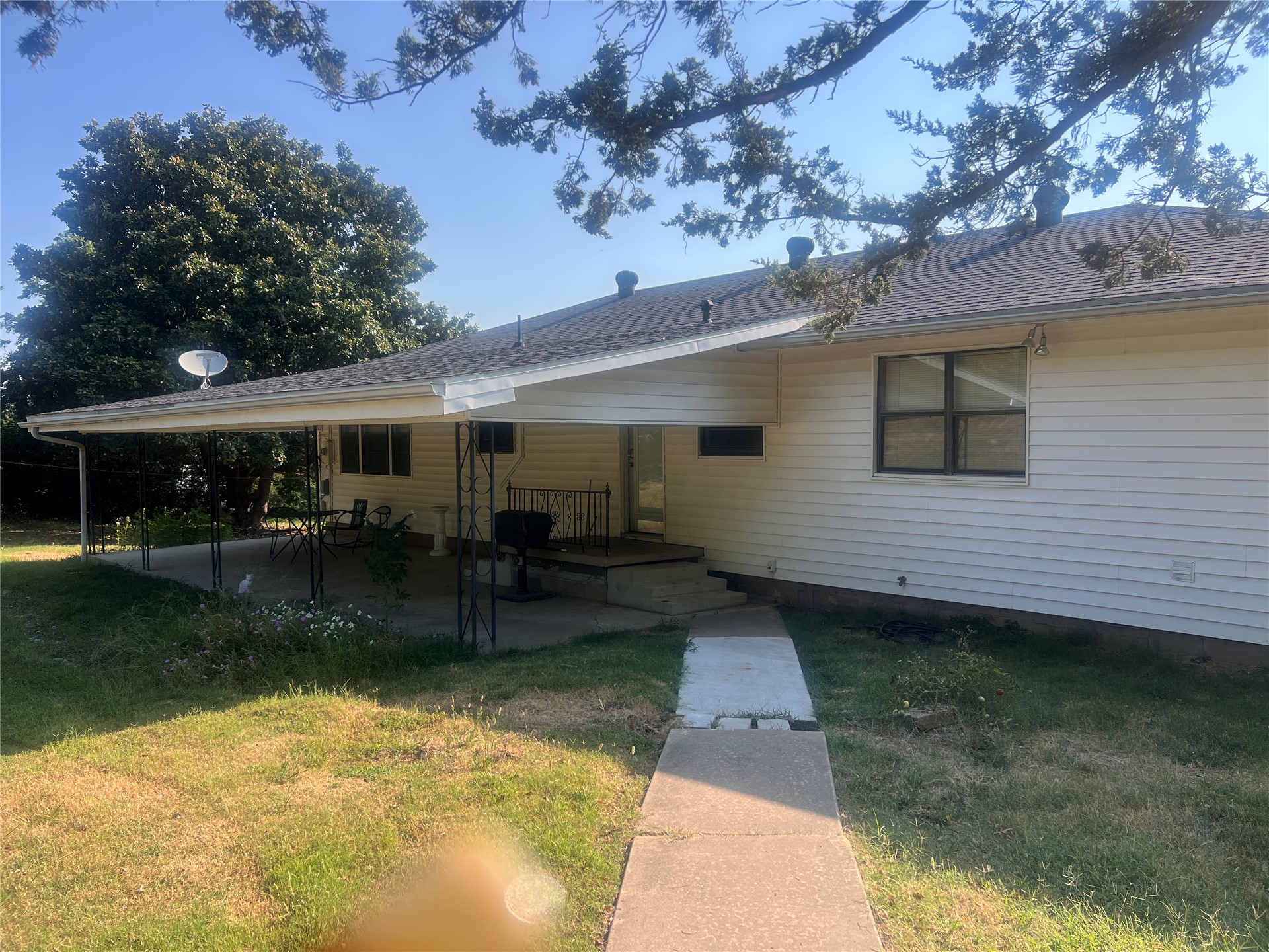 185 Nw 8th Street Property Photo 8