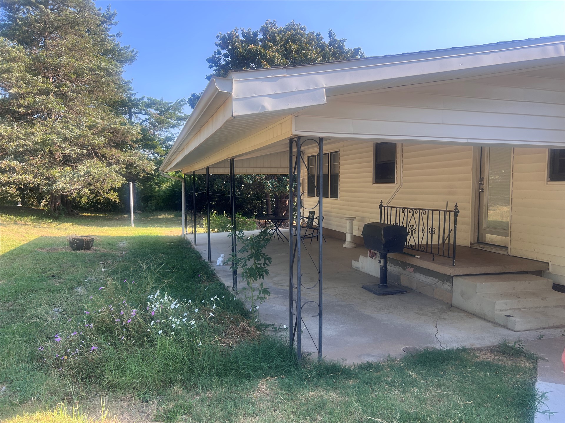 185 Nw 8th Street Property Photo 11