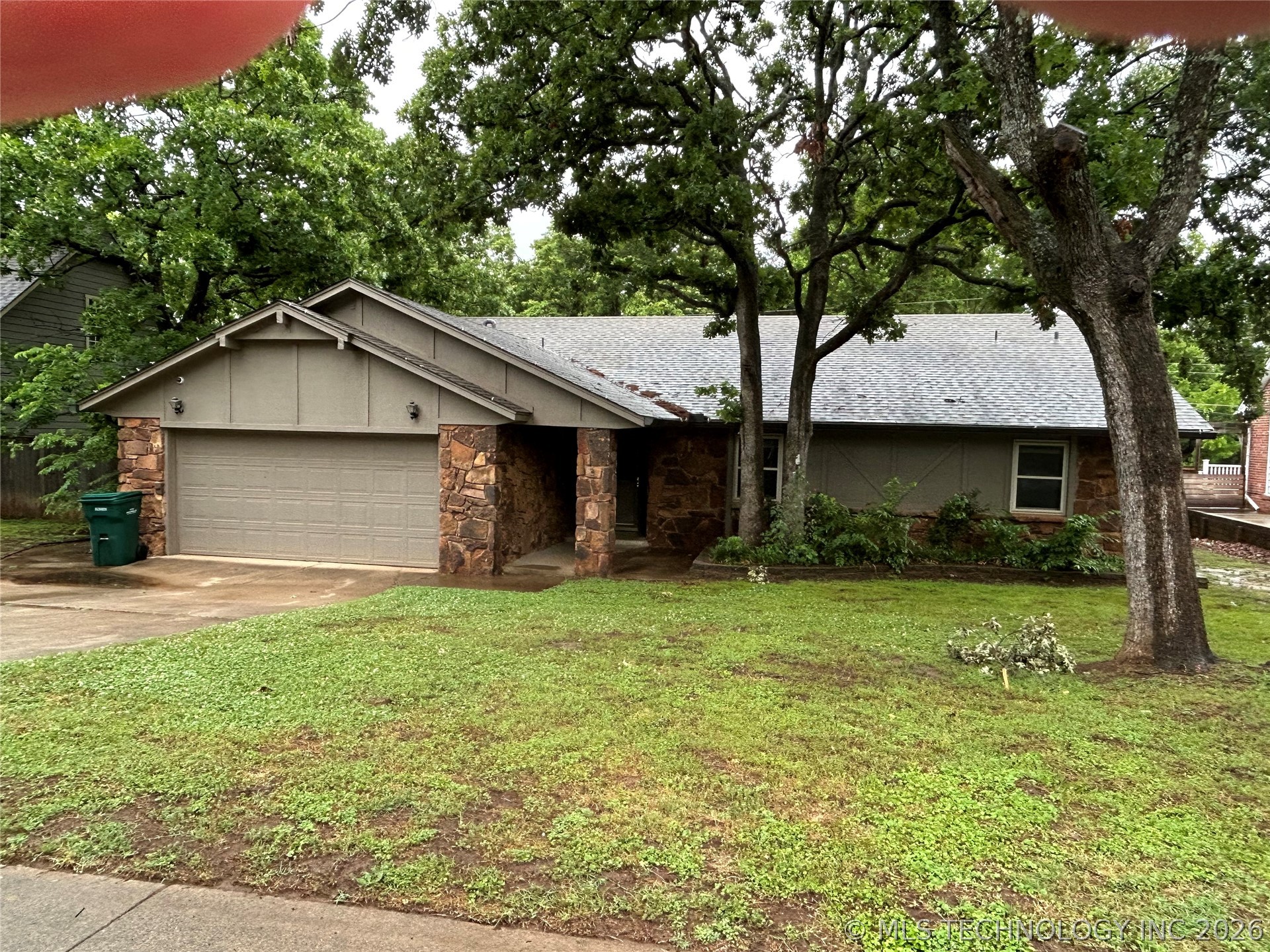 3205 S Bermuda Avenue Property Photo 1
