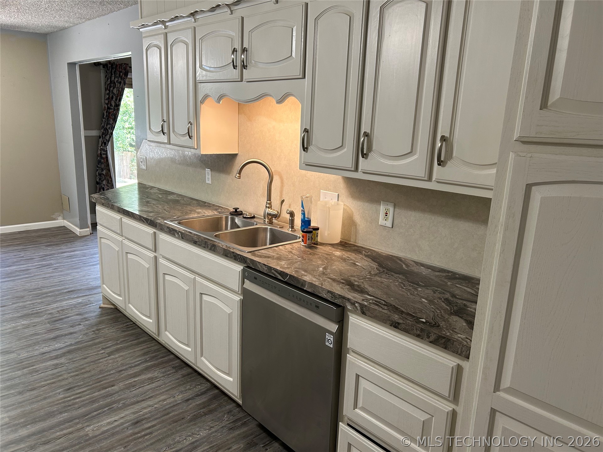 3205 S Bermuda Avenue Property Photo 15
