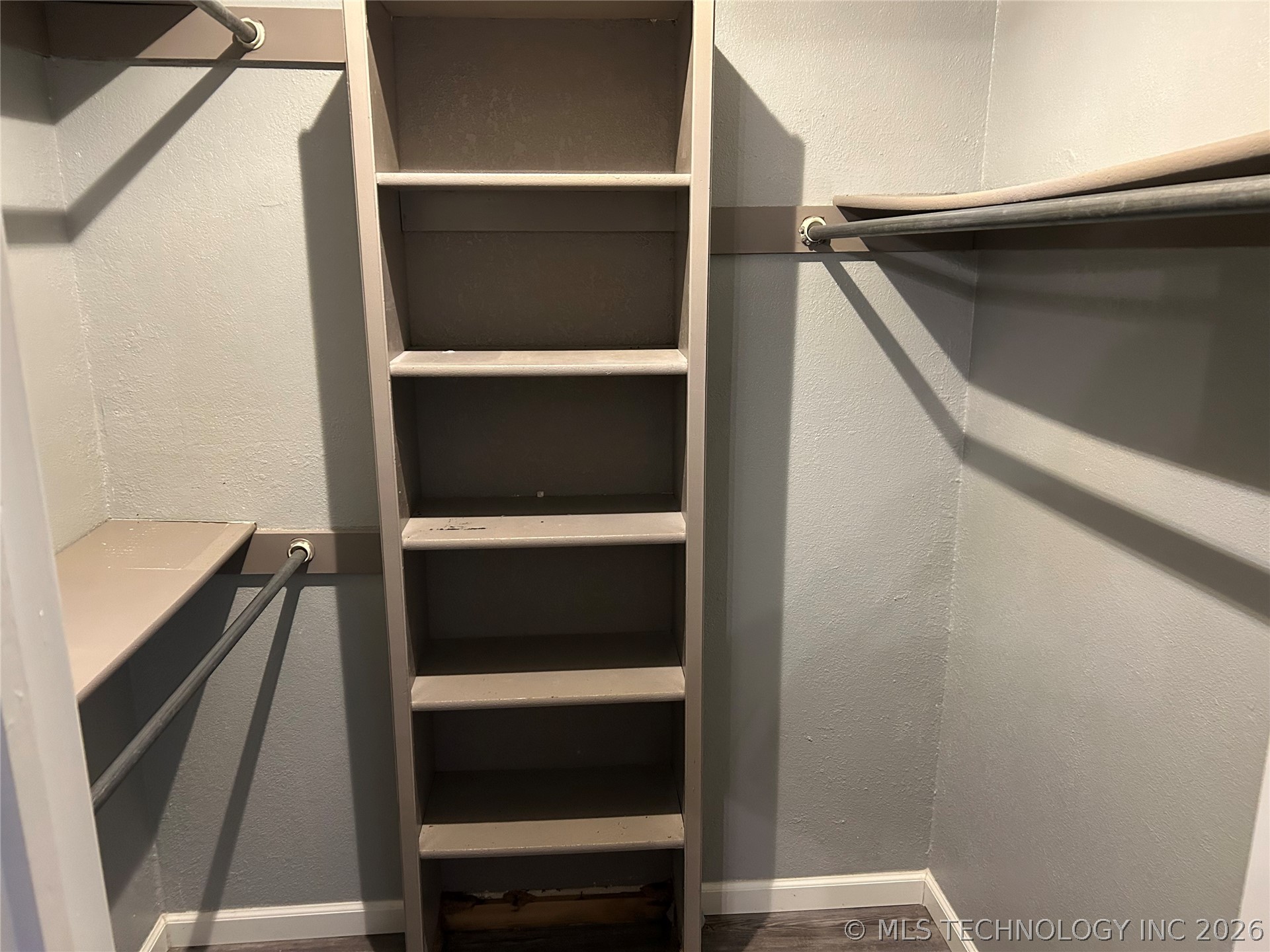 3205 S Bermuda Avenue Property Photo 26