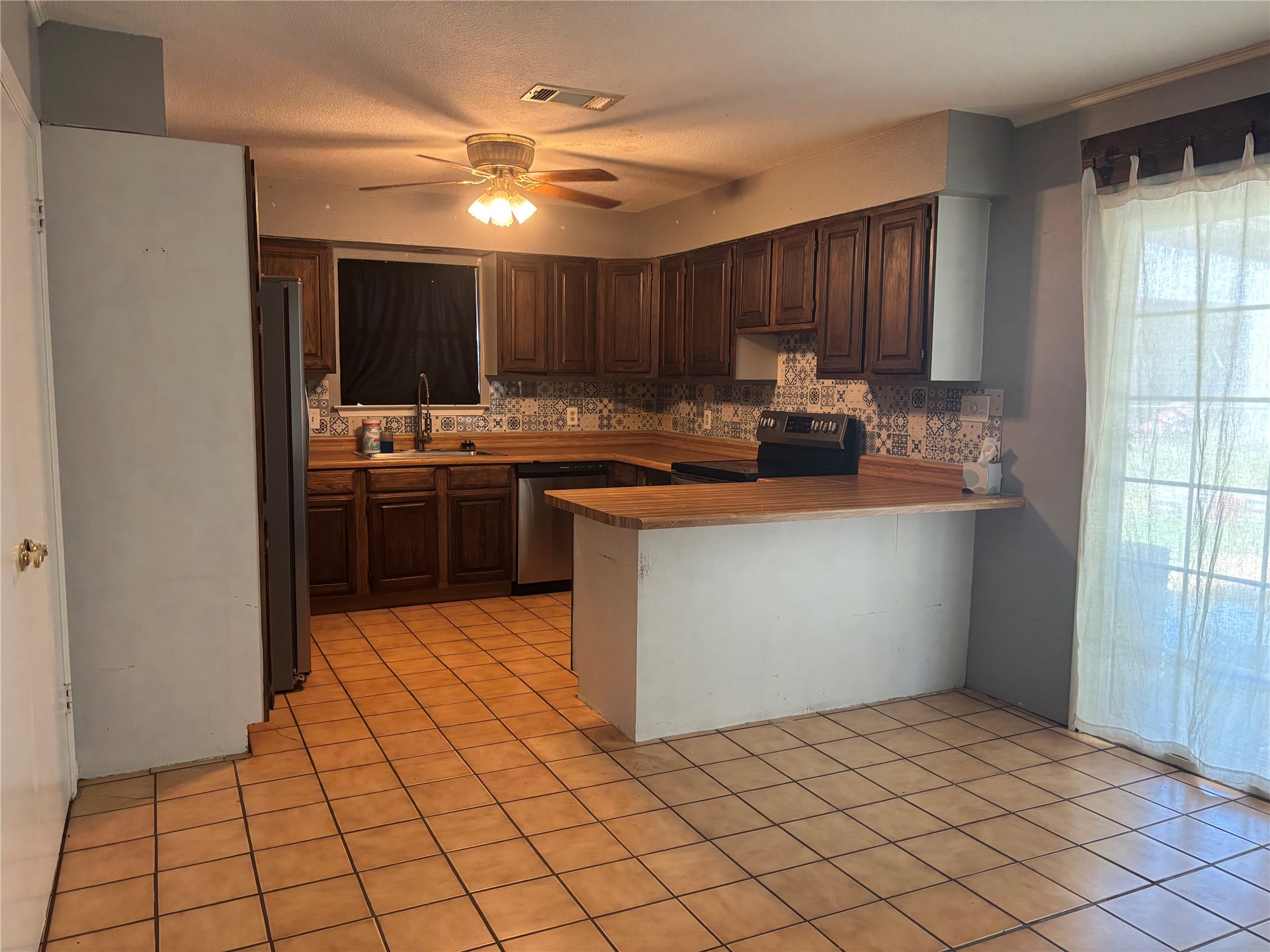 7322 Hideaway Path Road Property Photo 3