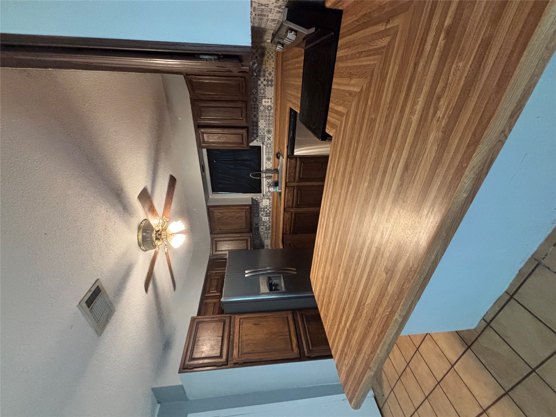 7322 Hideaway Path Road Property Photo 4