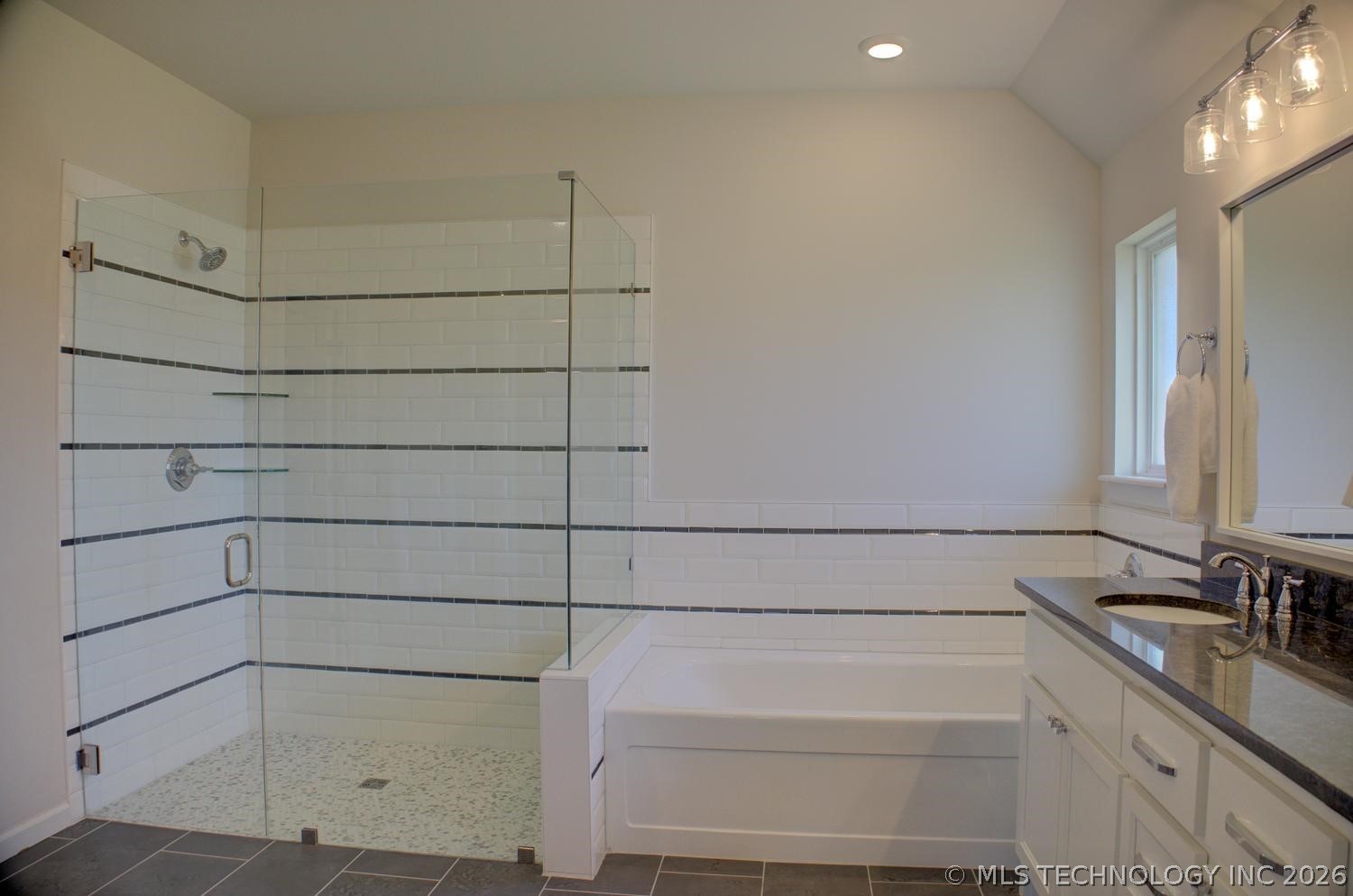 16713 S 1st East Avenue Property Photo 34