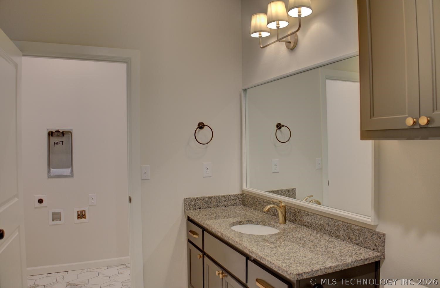16713 S 1st East Avenue Property Photo 53