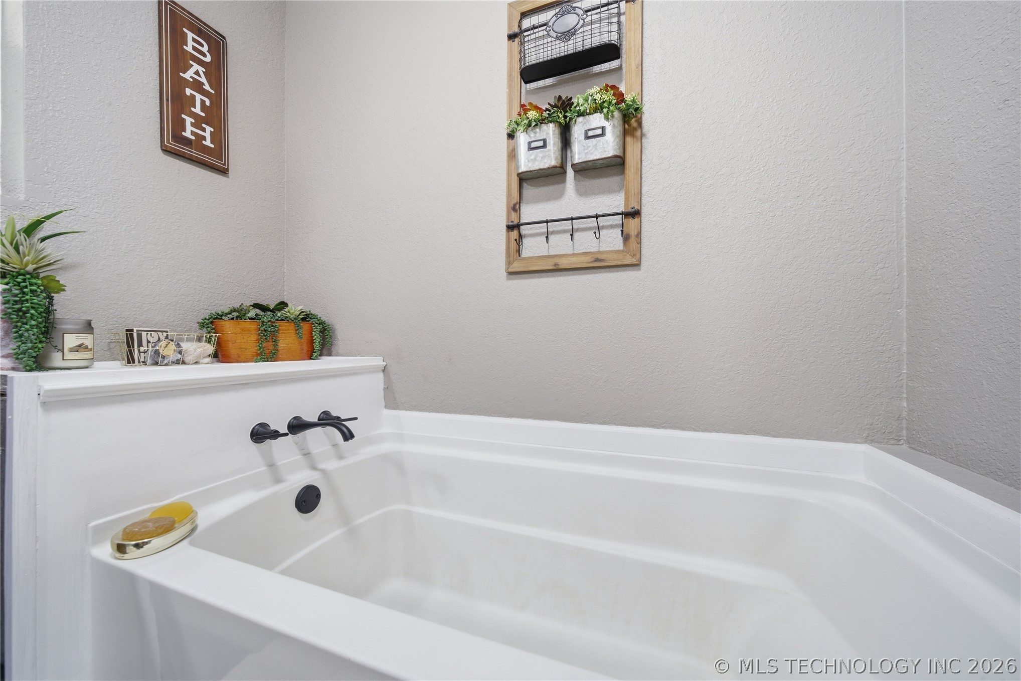 363270 5700 Road Property Photo 20