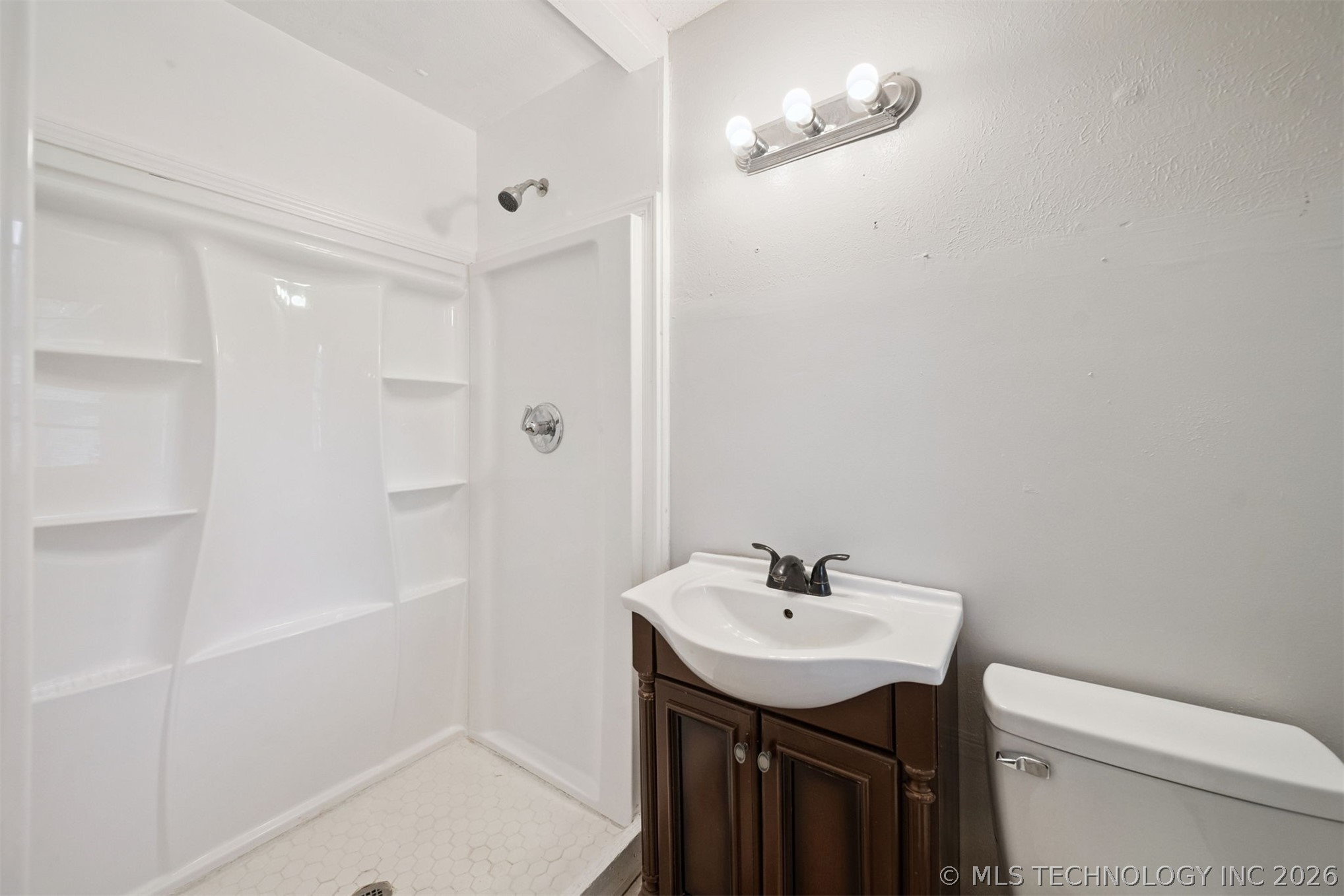 920 Crestview Street Property Photo 19