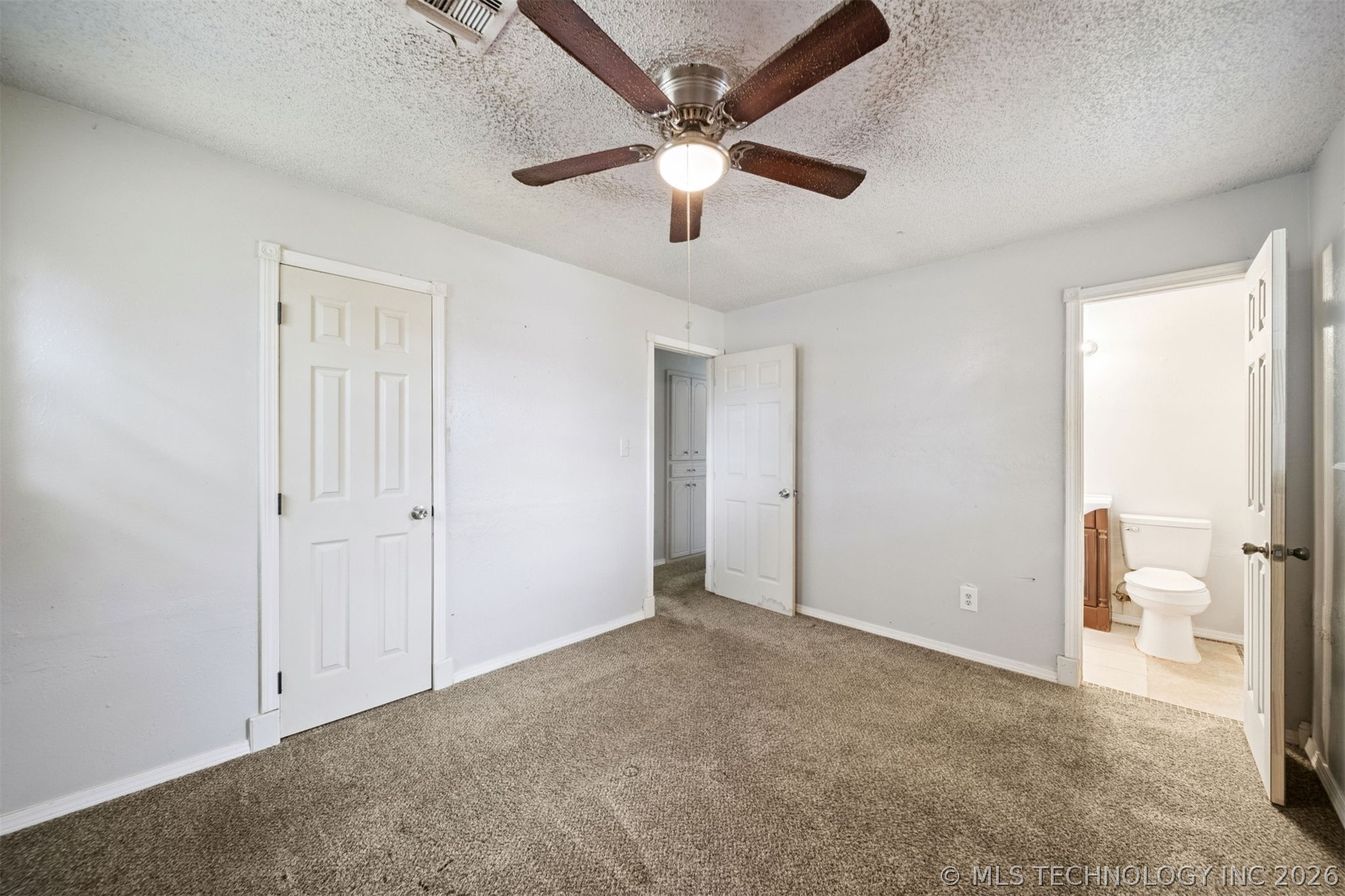 920 Crestview Street Property Photo 20