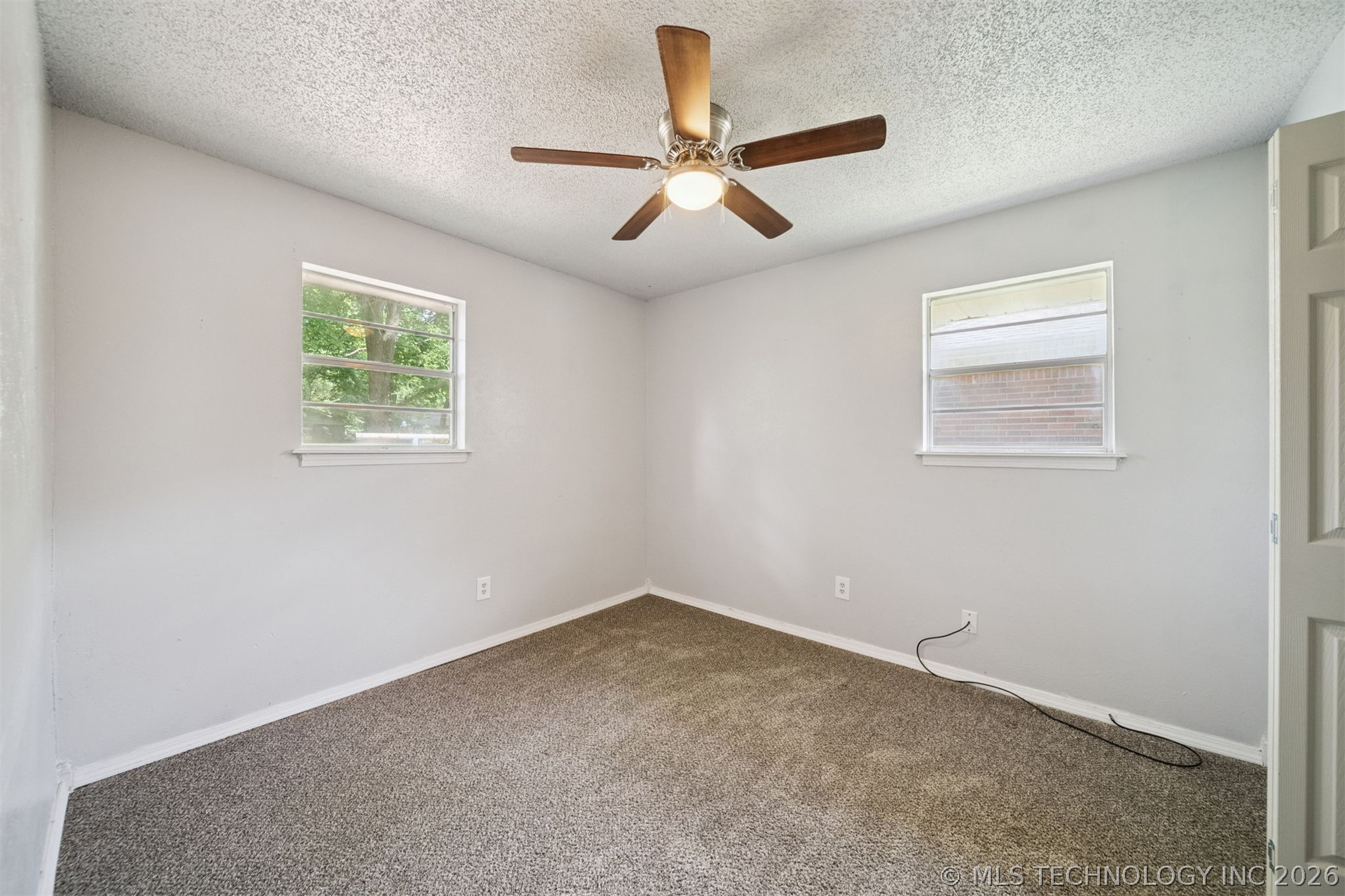 920 Crestview Street Property Photo 21