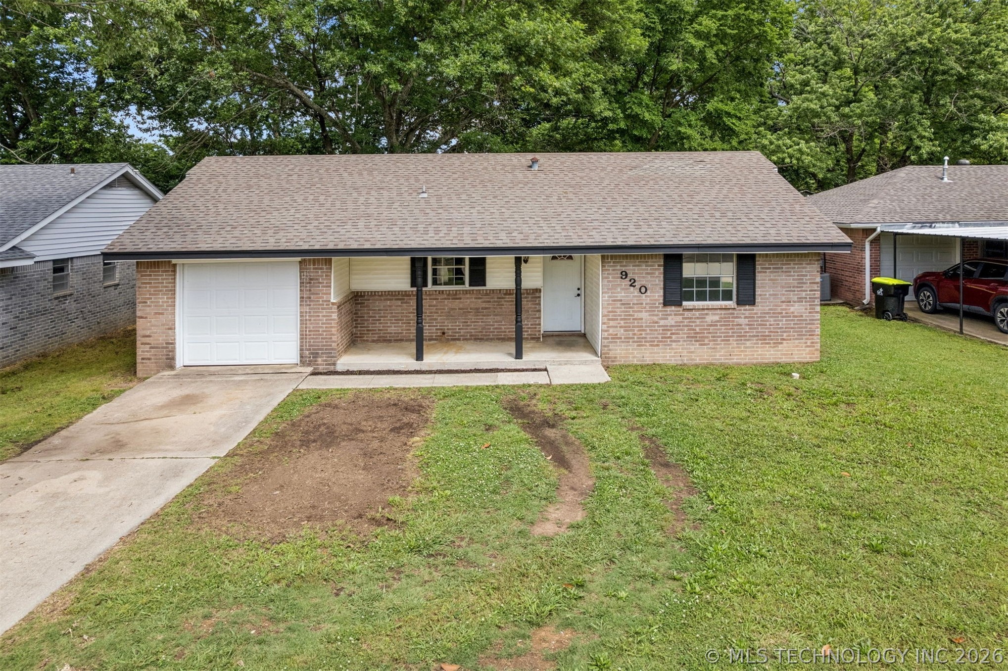 920 Crestview Street Property Photo 24