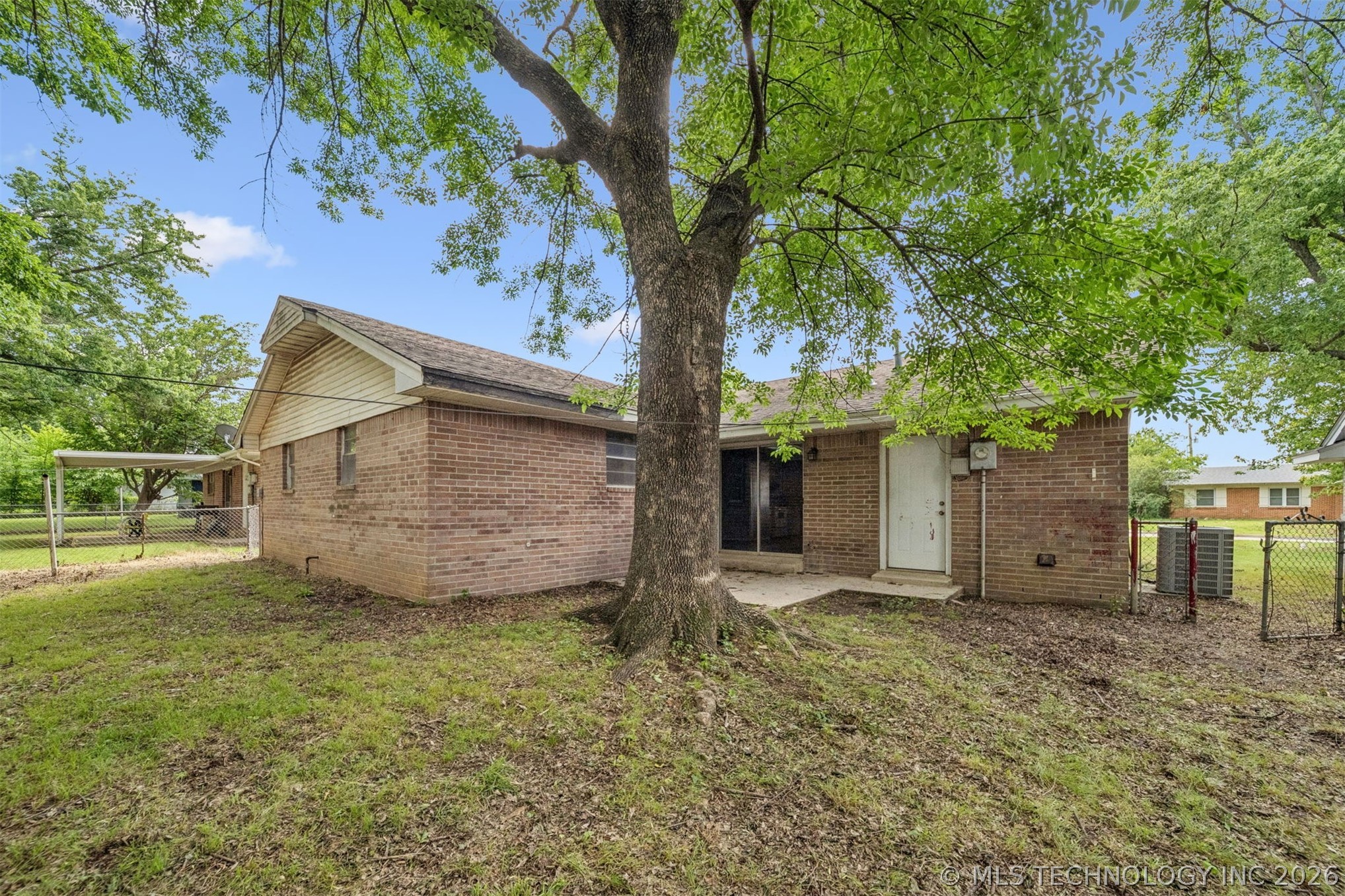 920 Crestview Street Property Photo 25