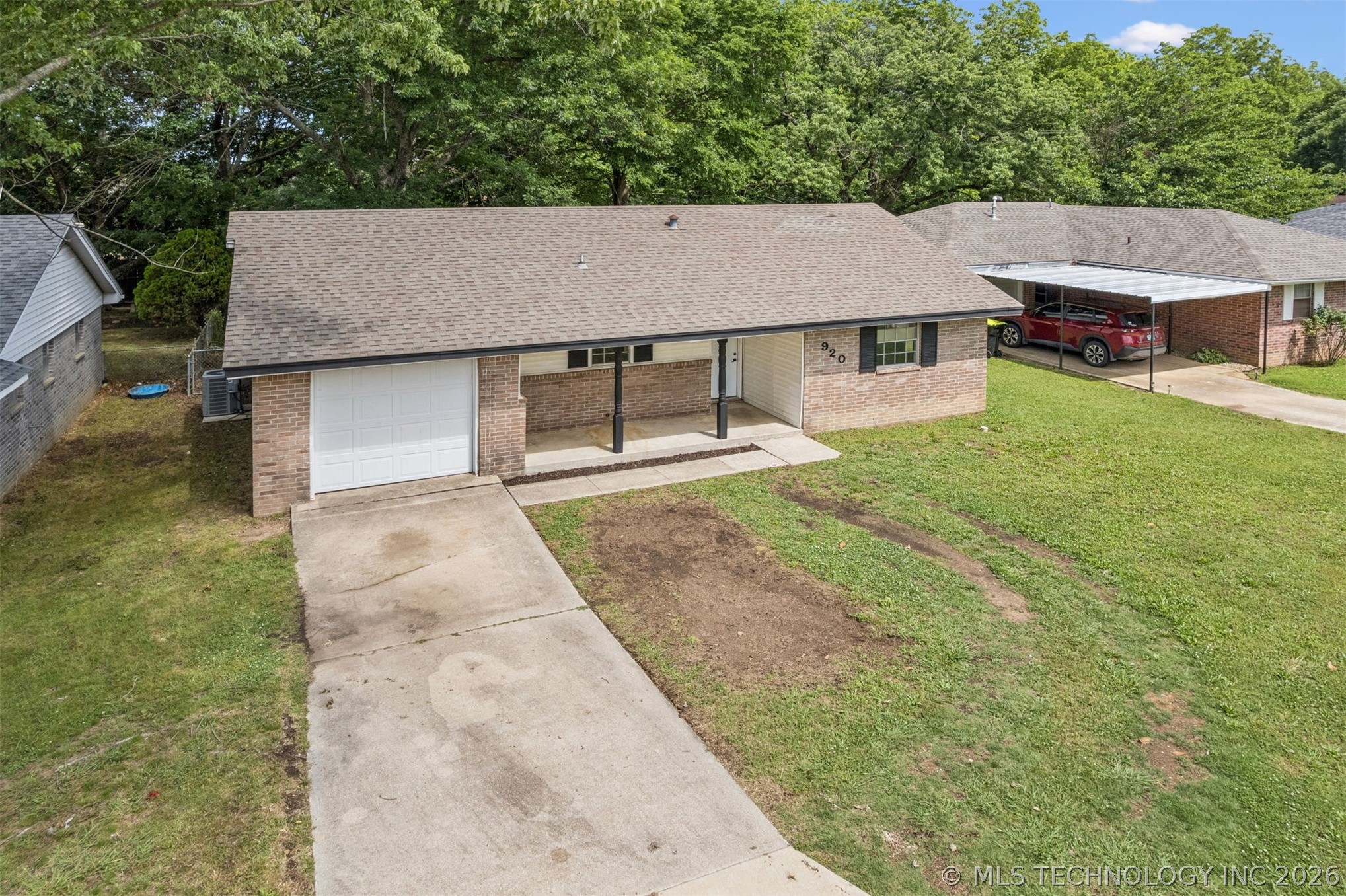 920 Crestview Street Property Photo 27