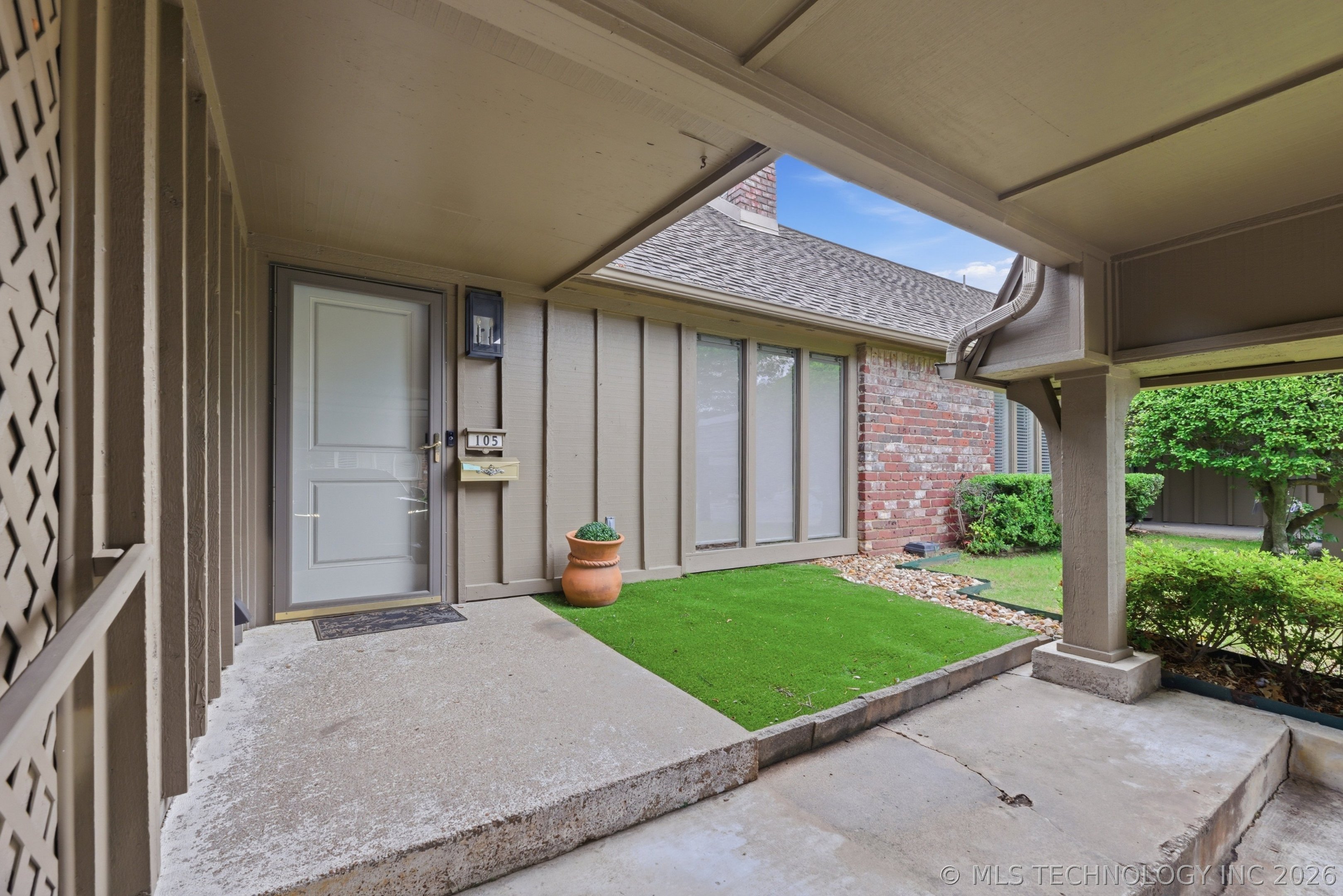 5206 S Harvard Avenue 105 Property Photo 2