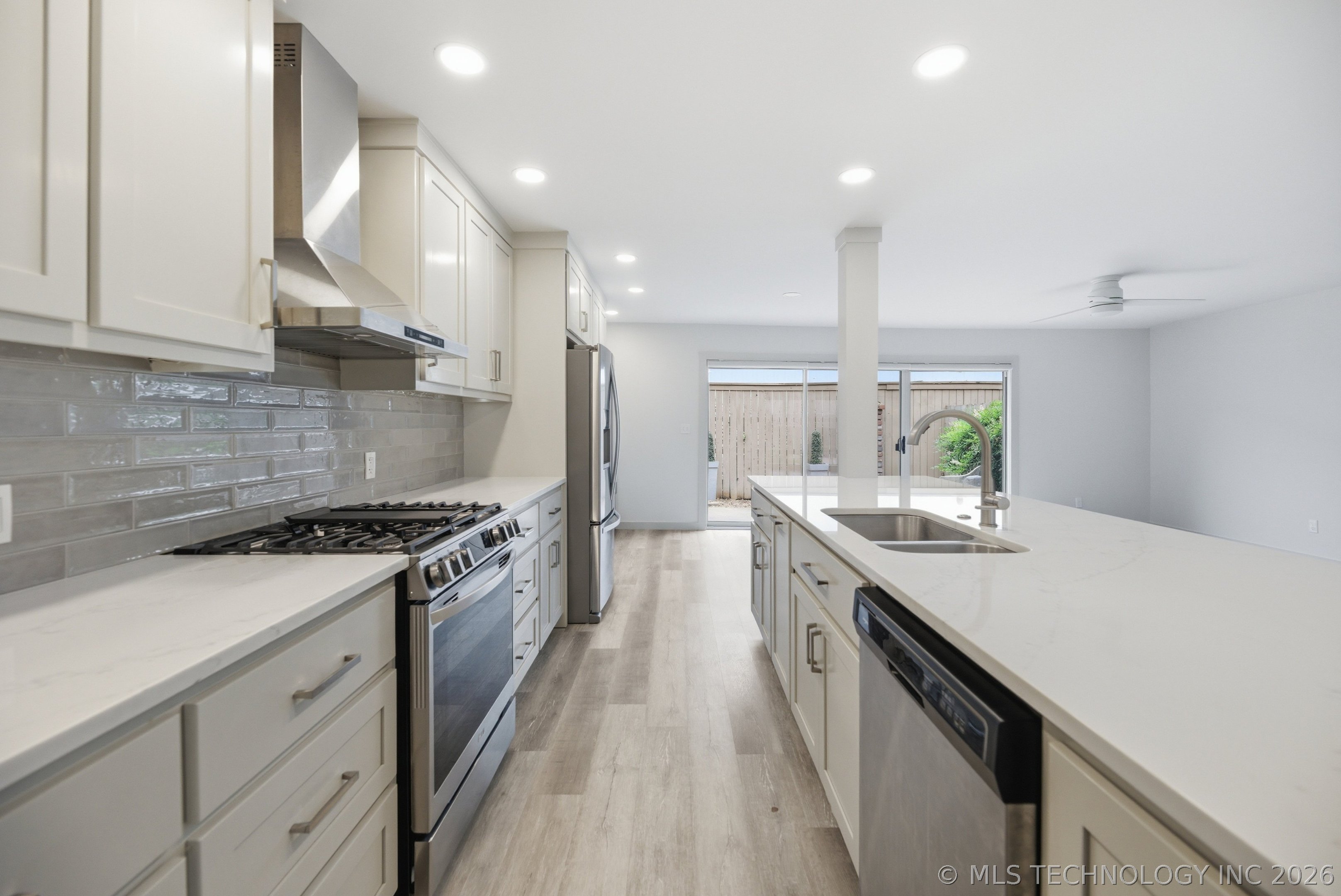 5206 S Harvard Avenue 105 Property Photo 11