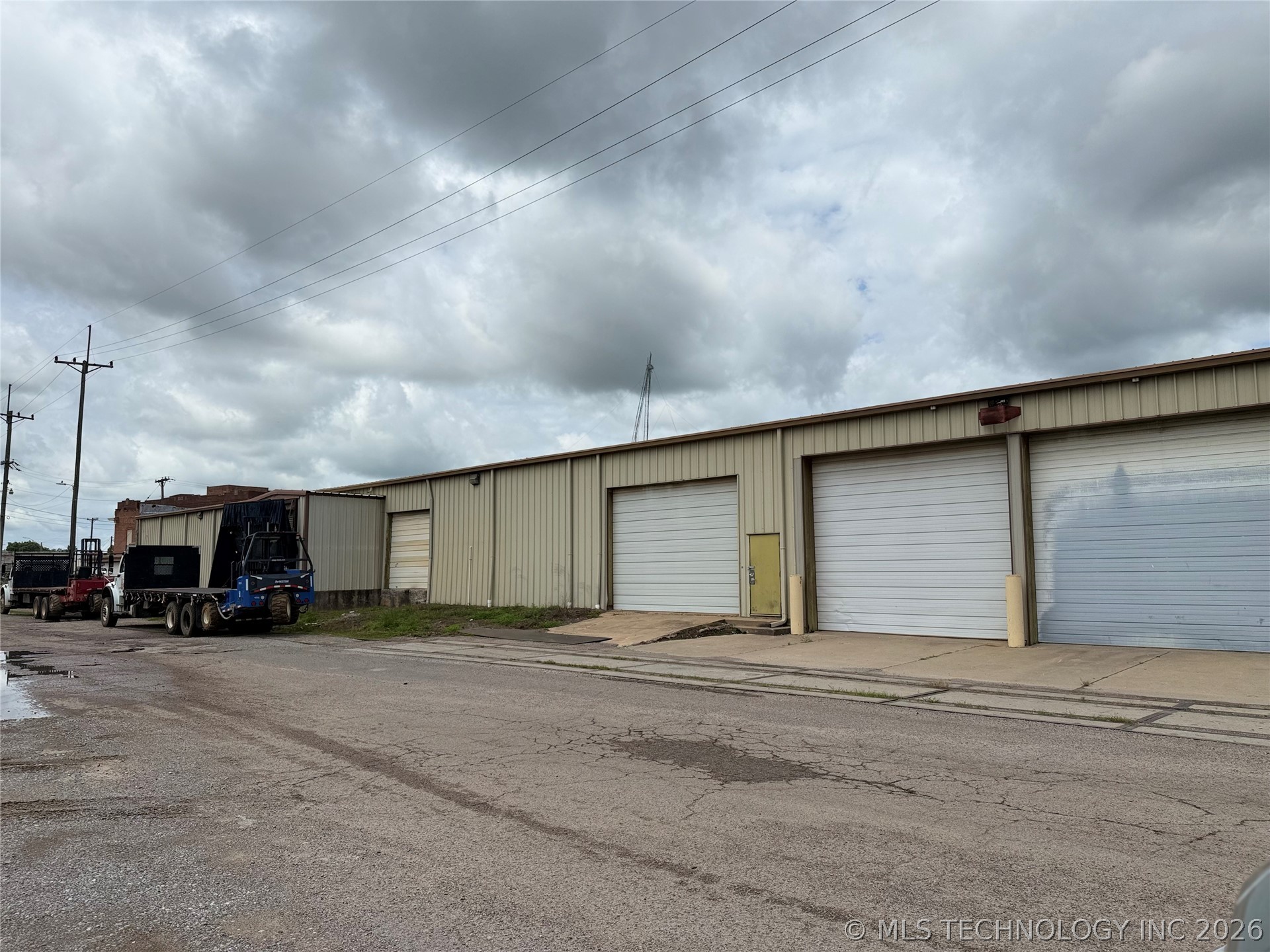 115 N Katy Street Property Photo 3