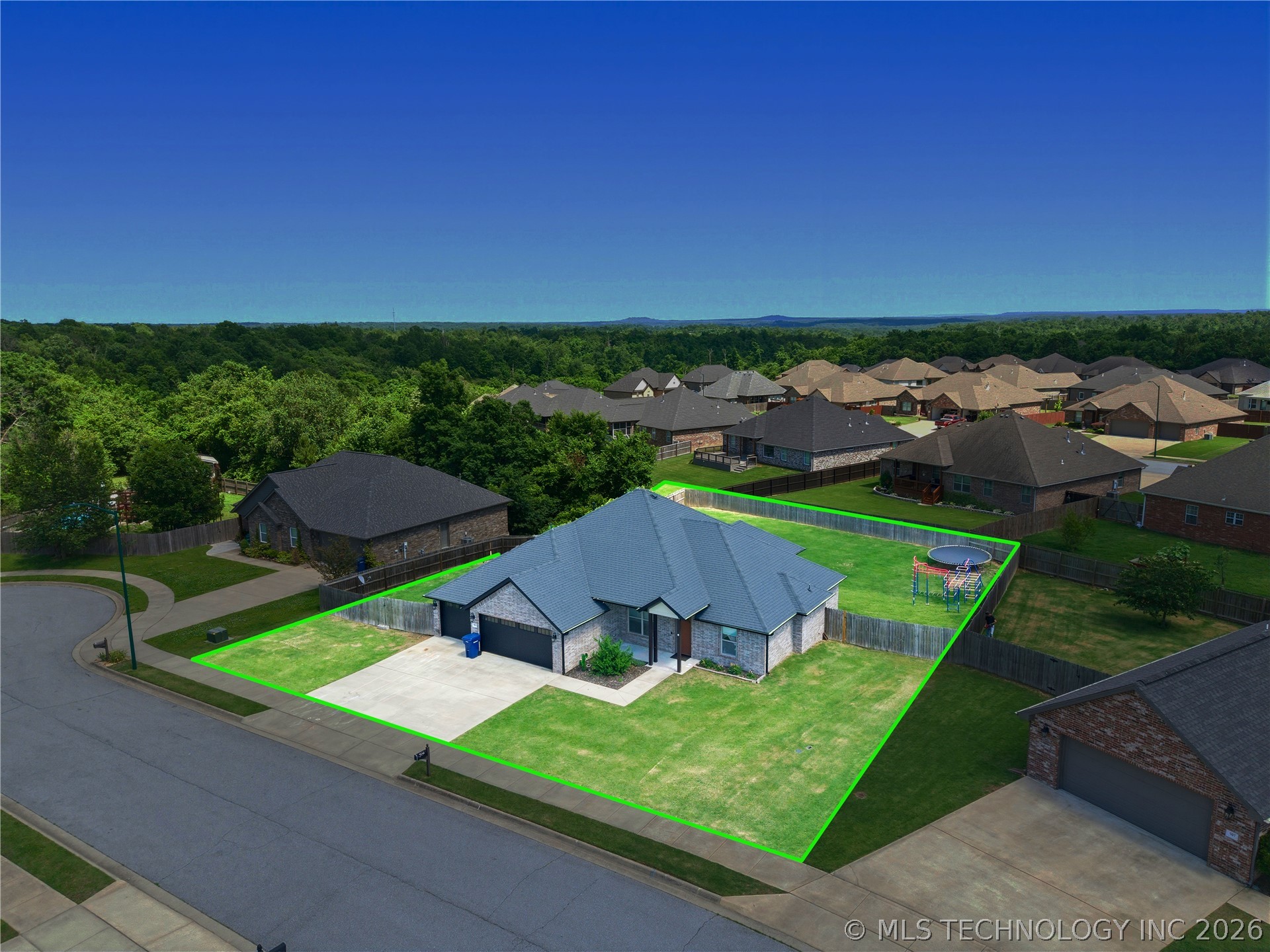 909 Carter Court Property Photo 23
