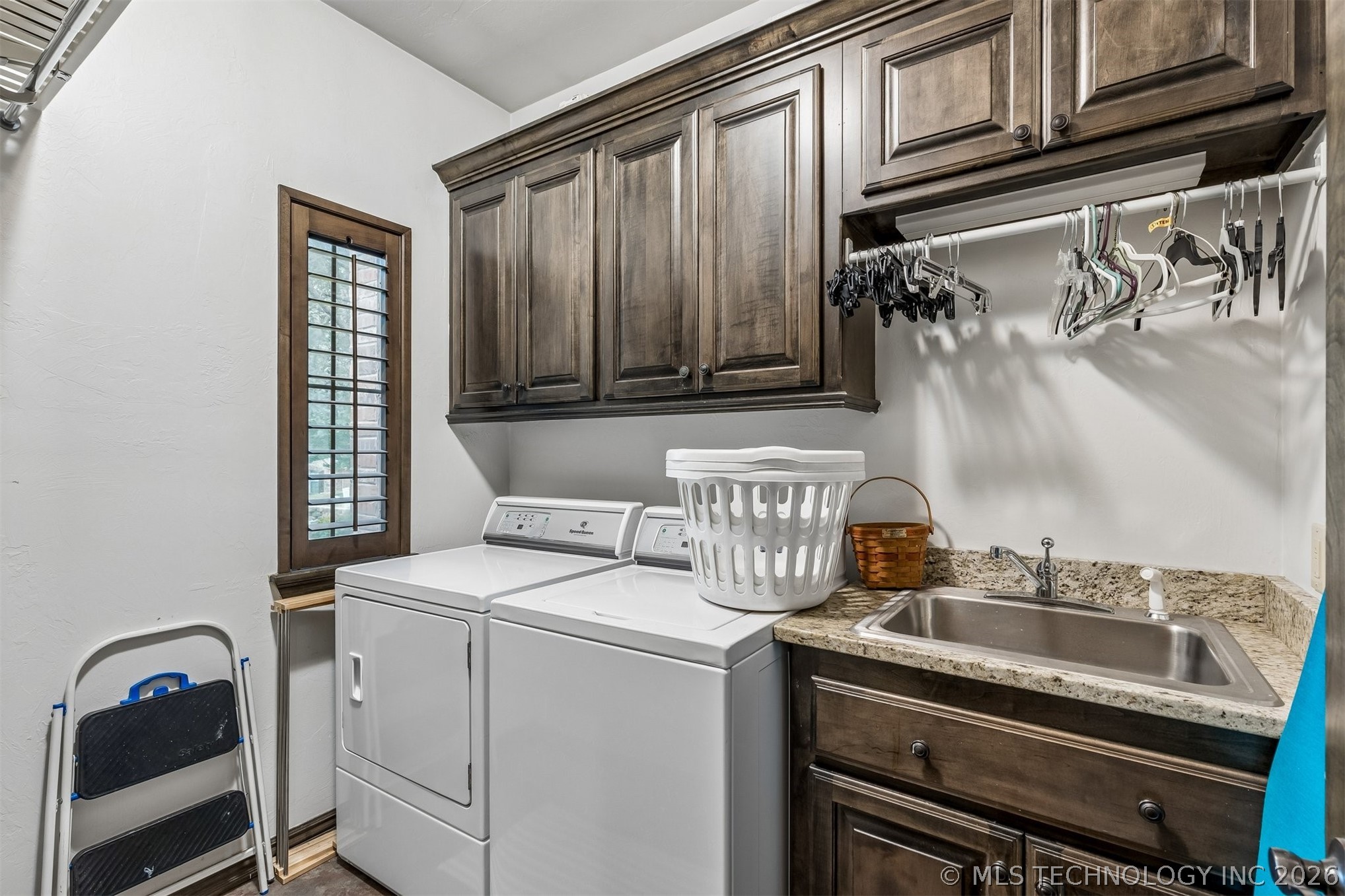 2901 Alyssum Property Photo 36