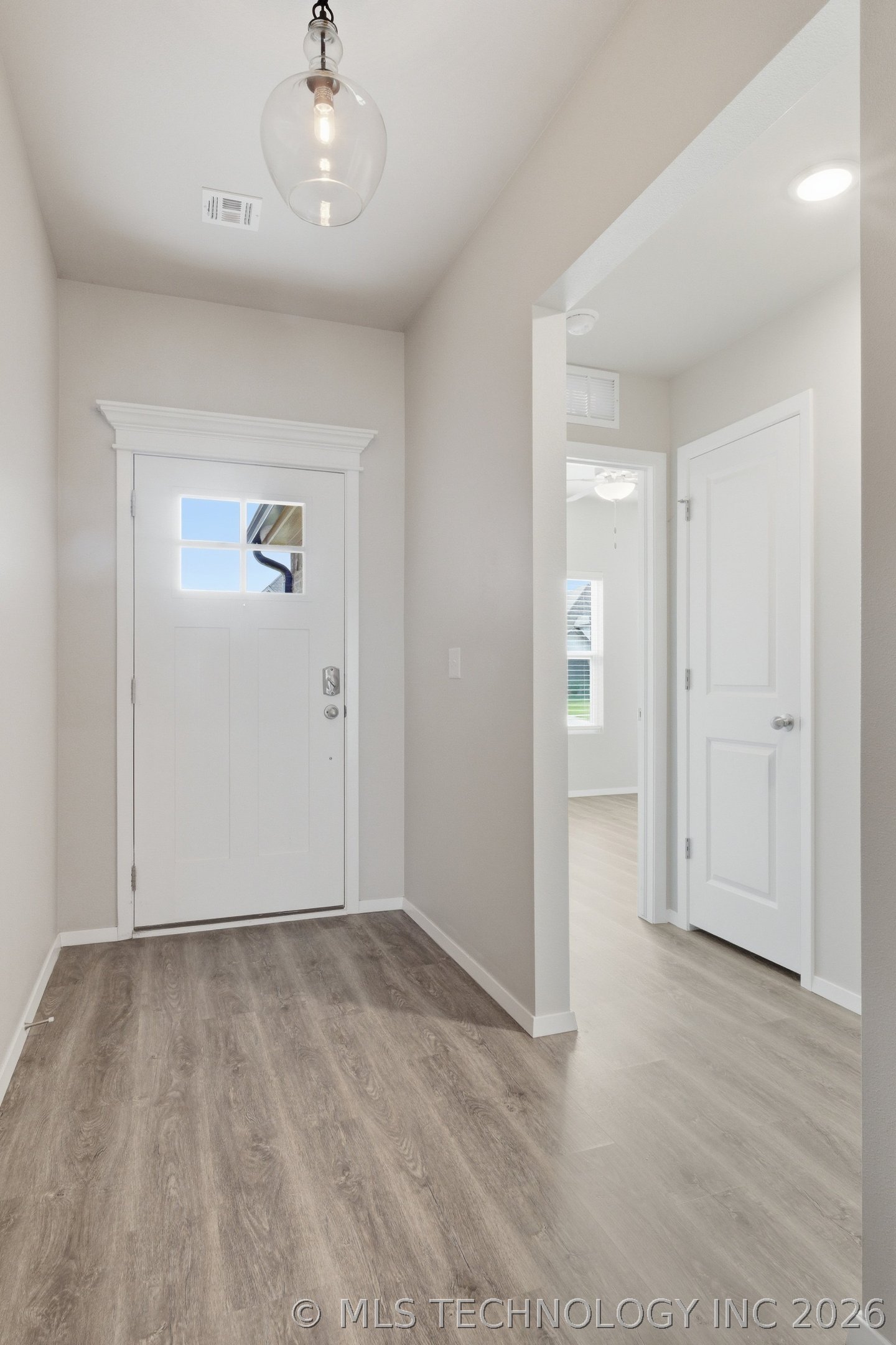 12420 S Oxford Avenue Property Photo 33