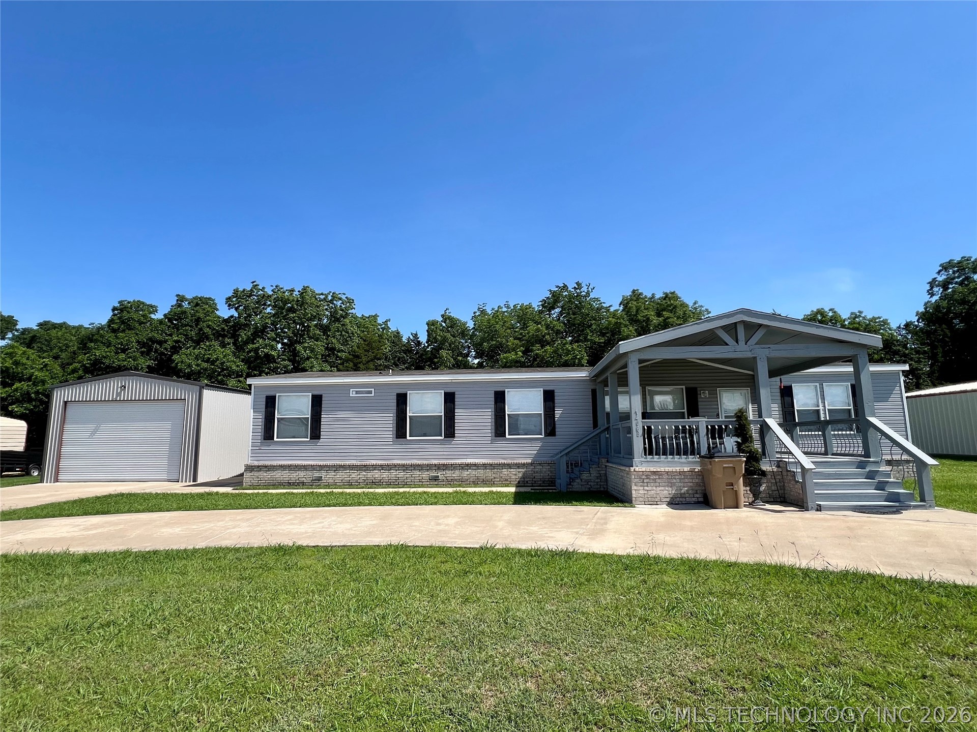 14068 Pond View Drive Property Photo 5