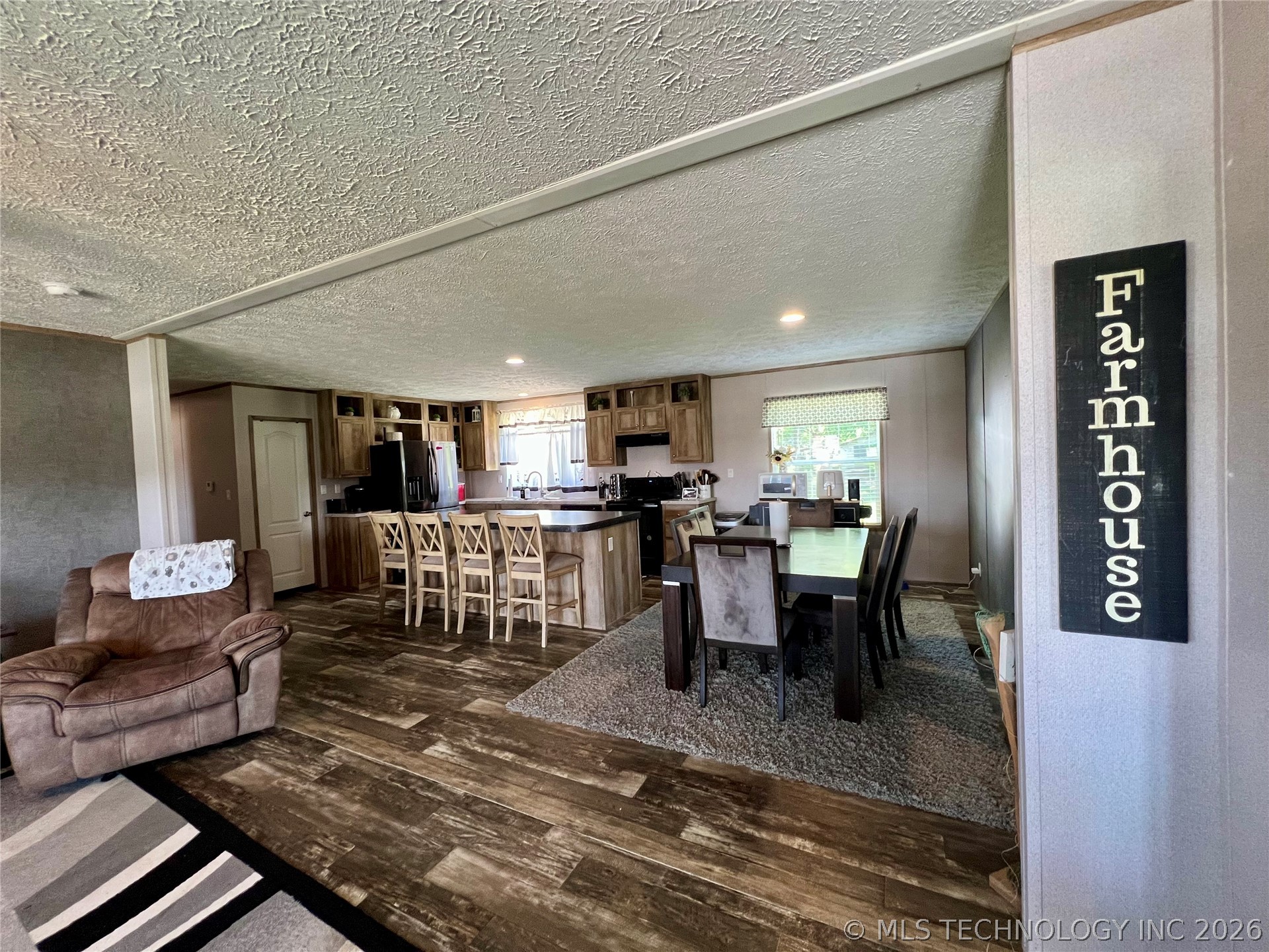 14068 Pond View Drive Property Photo 10