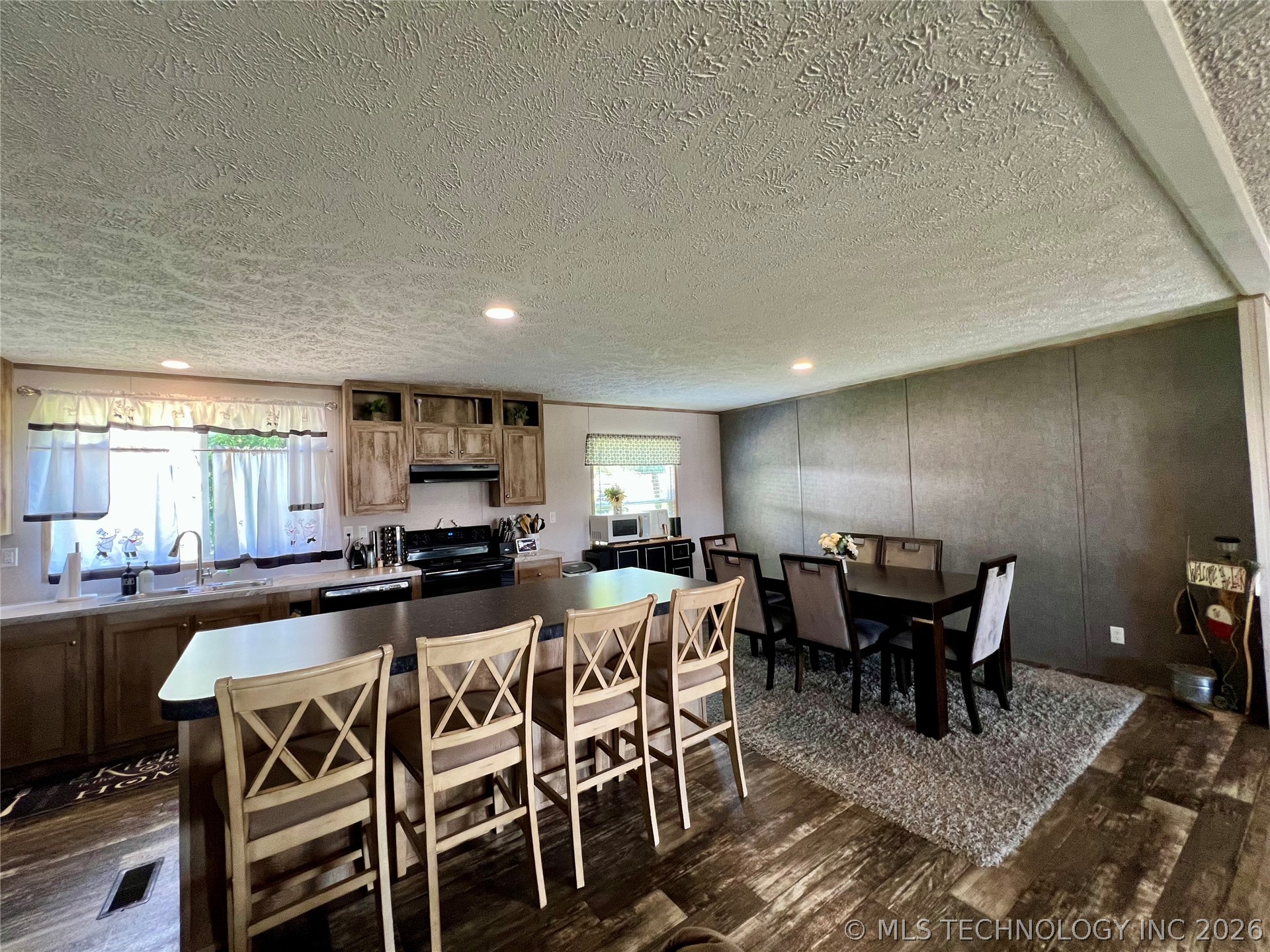 14068 Pond View Drive Property Photo 18
