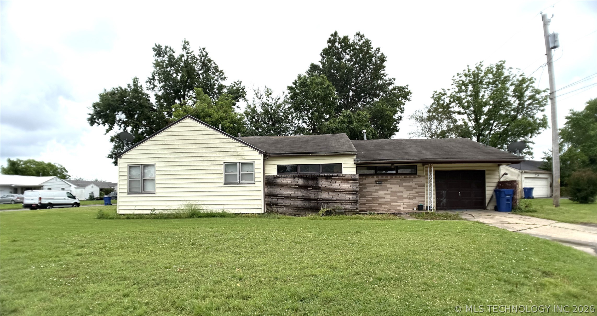 201 Circle Drive Nw Property Photo 1