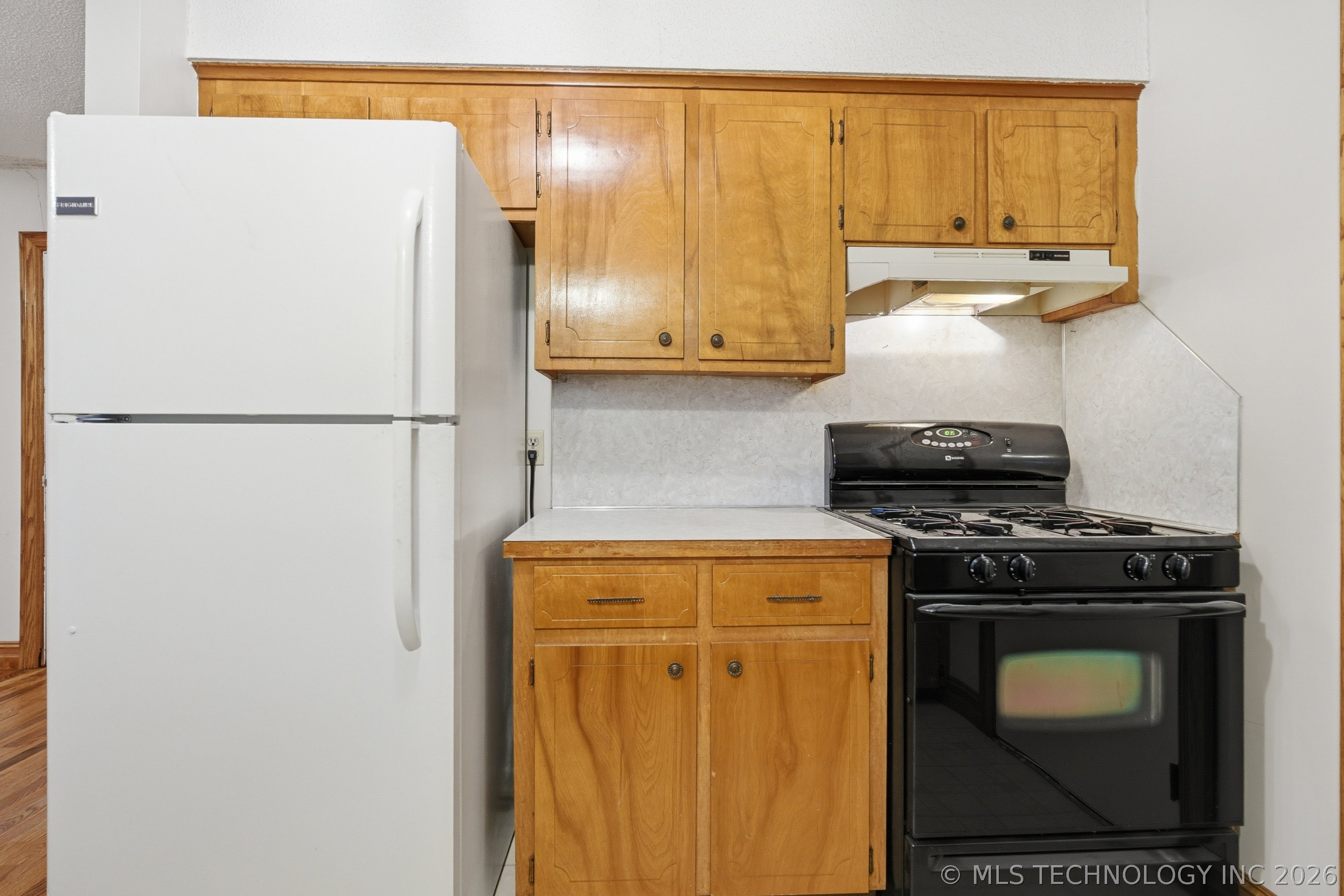 16553 E 2nd Place Property Photo 13